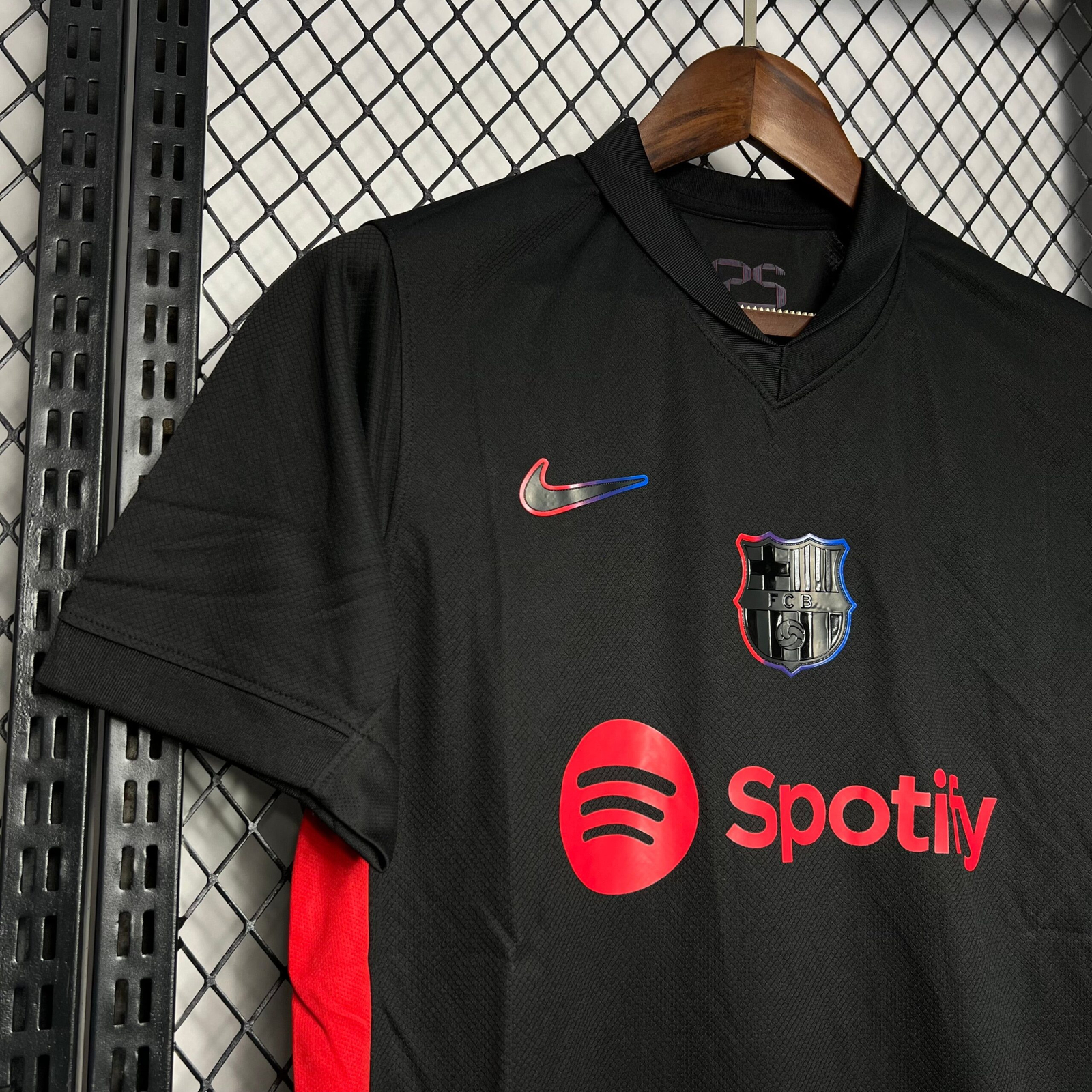 CAMISETA SEGUNDA EQUIPACIÓN BARCELONA 24/25 VERSIÓN FAN - Imagen 3