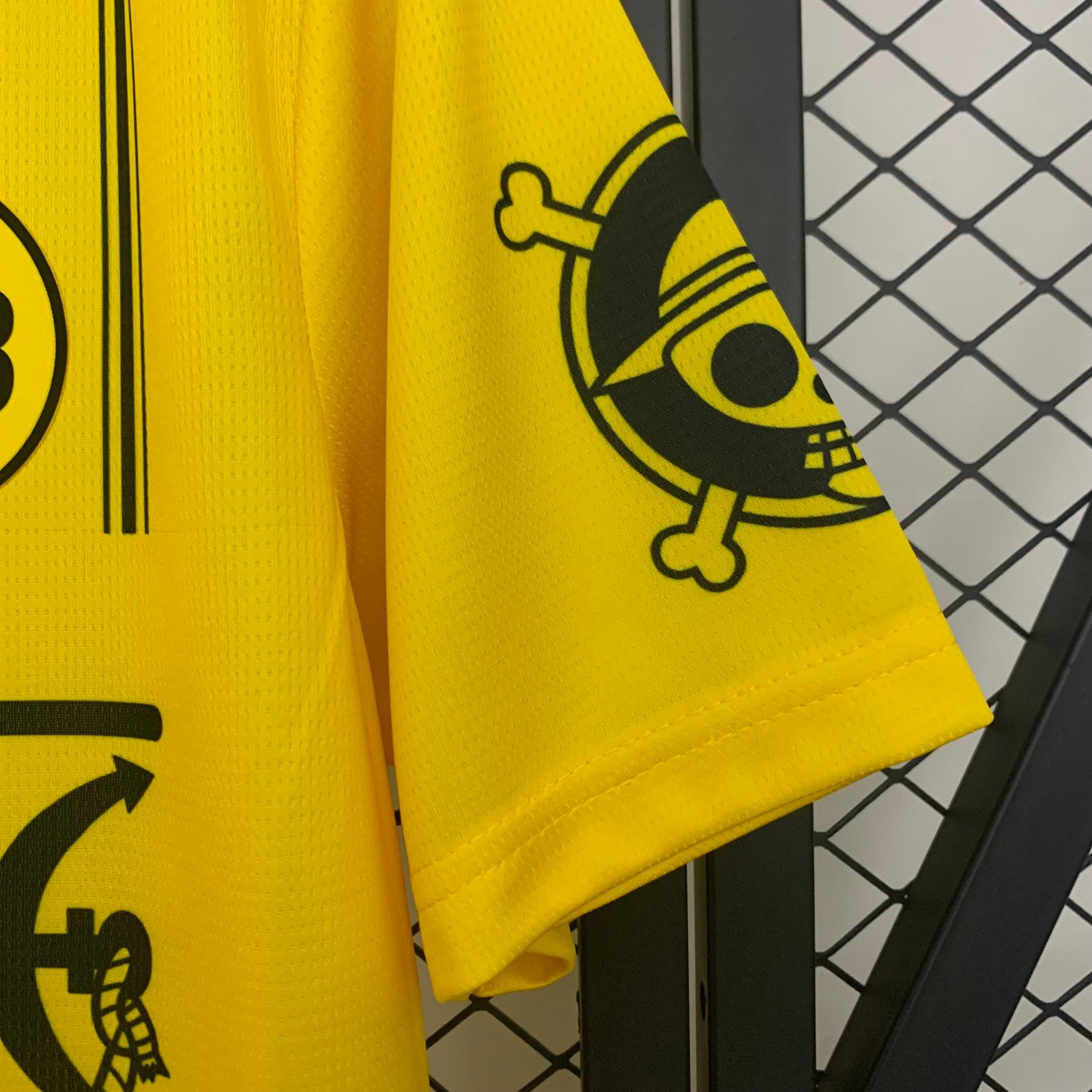 CAMISETA EDICIÓN ESPECIAL BORUSSIA DORTMUND x ONE PIECE 24/25 VERSIÓN FAN - Imagen 5