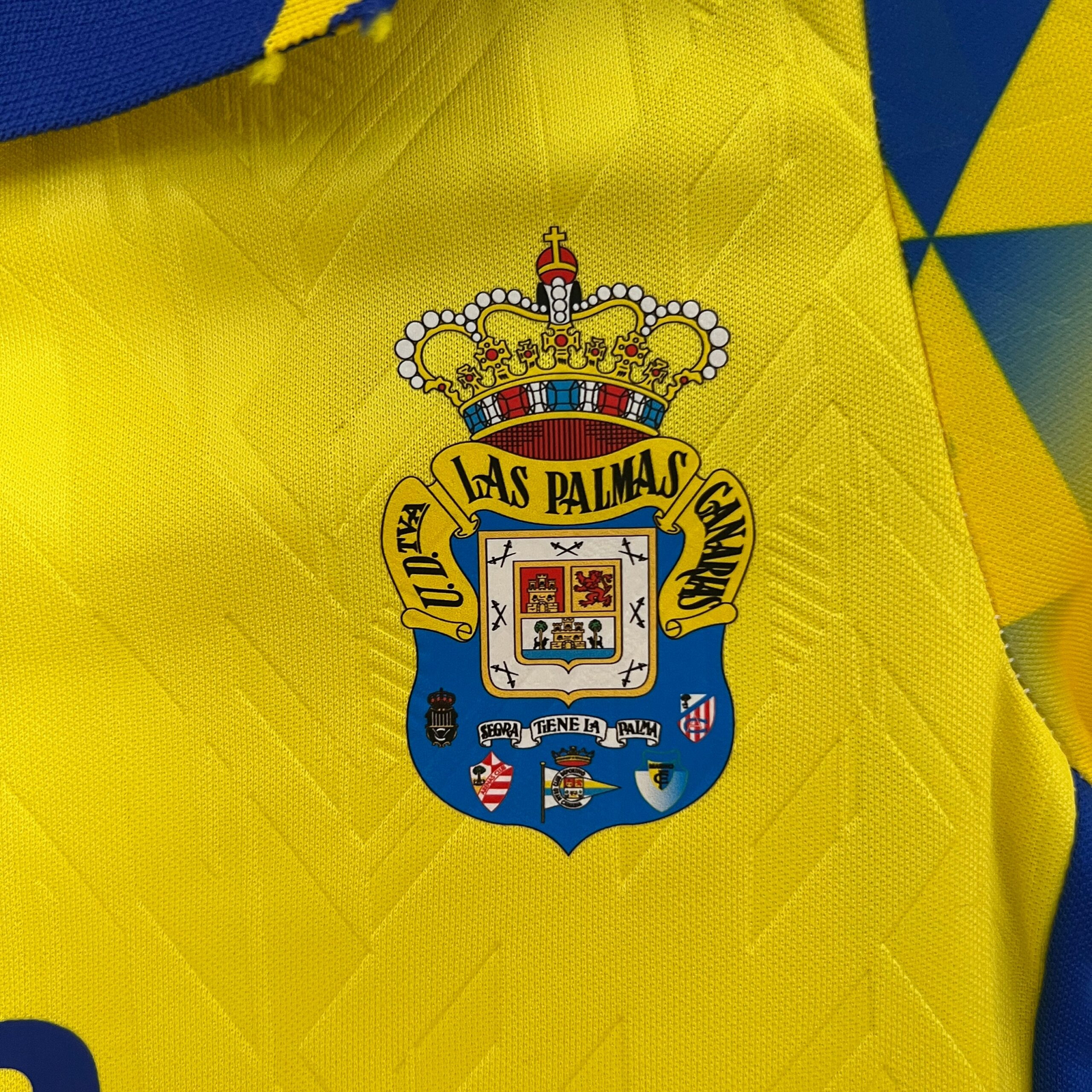 CAMISETA PRIMERA EQUIPACIÓN U. D. LAS PALMAS 24/25 VERSIÓN INFANTIL - Imagen 4
