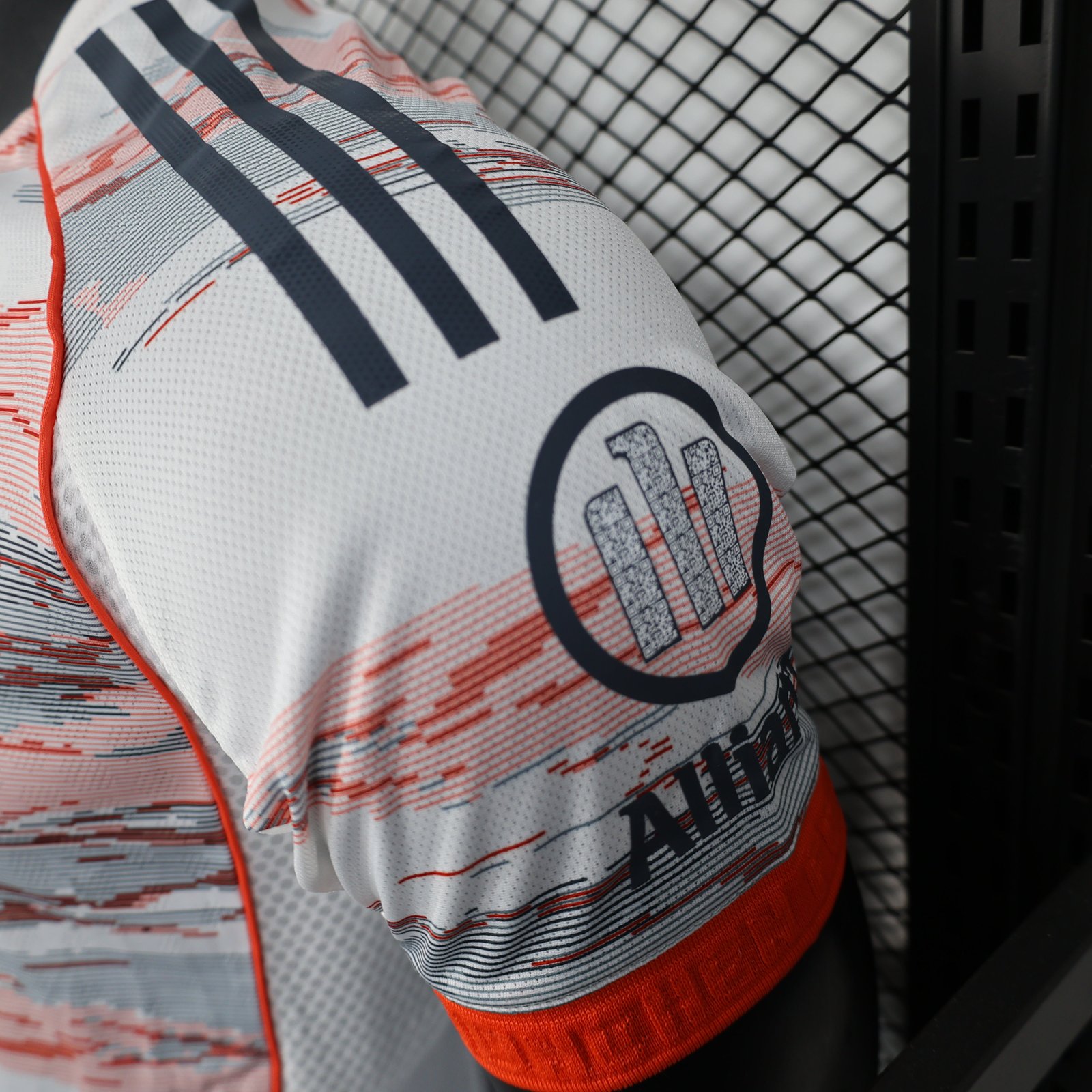 CAMISETA SEGUNDA EQUIPACIÓN BAYERN MUNICH 25/26 VERSIÓN JUGADOR - Imagen 6