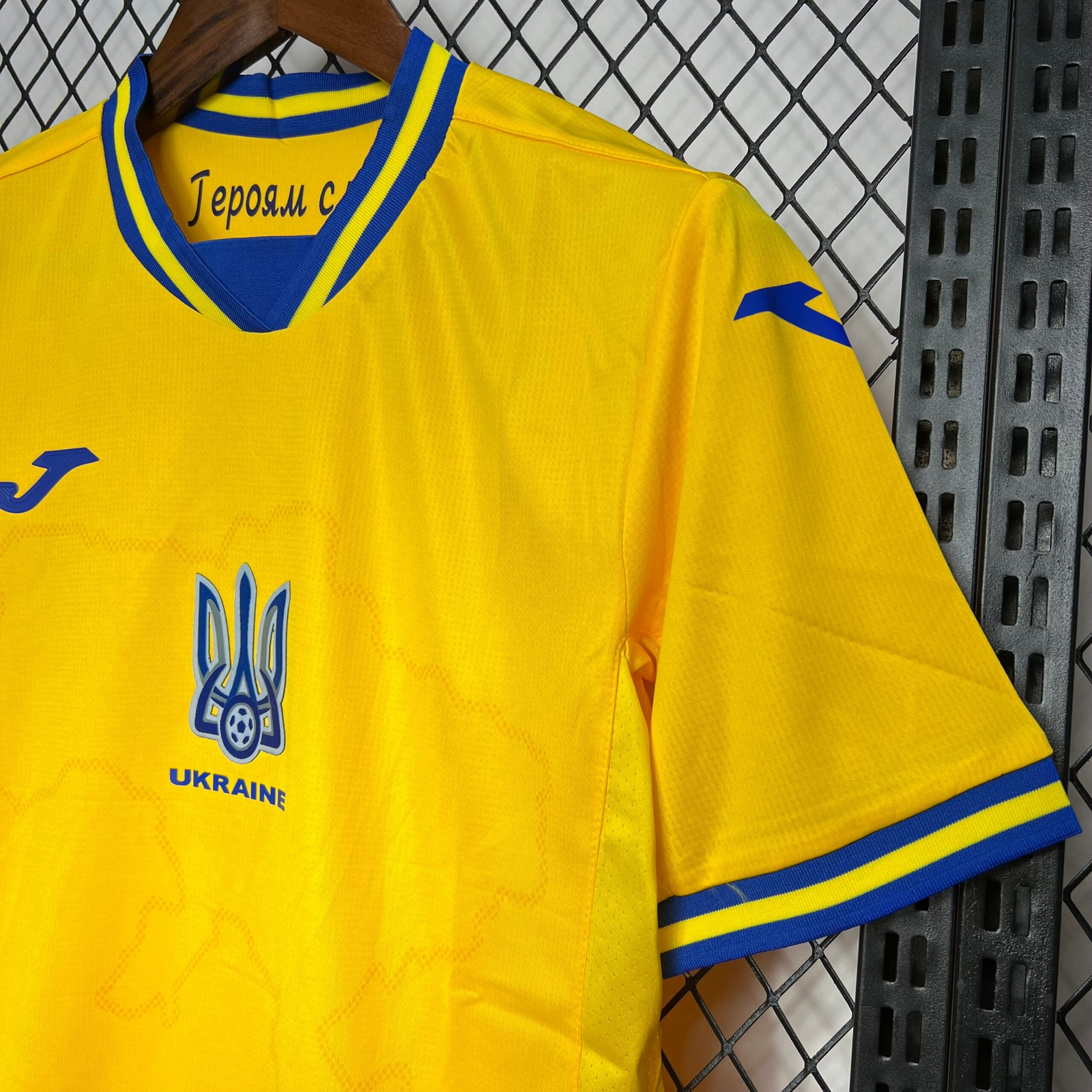 CAMISETA PRIMERA EQUIPACIÓN UCRANIA 2024 VERSIÓN FAN - Imagen 4