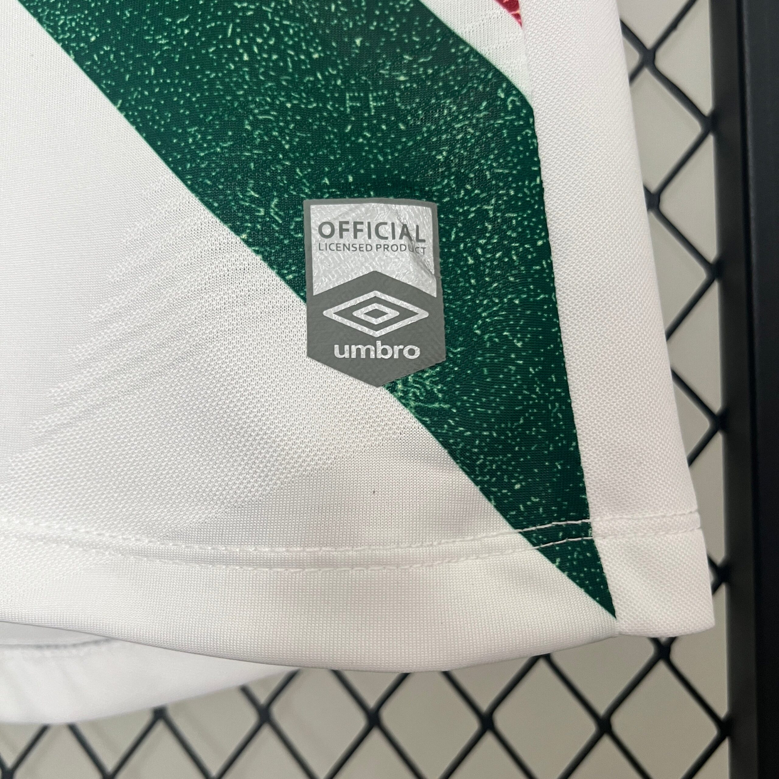 CAMISETA SEGUNDA EQUIPACIÓN FLUMINENSE 2024 VERSIÓN FEMENINA - Imagen 8