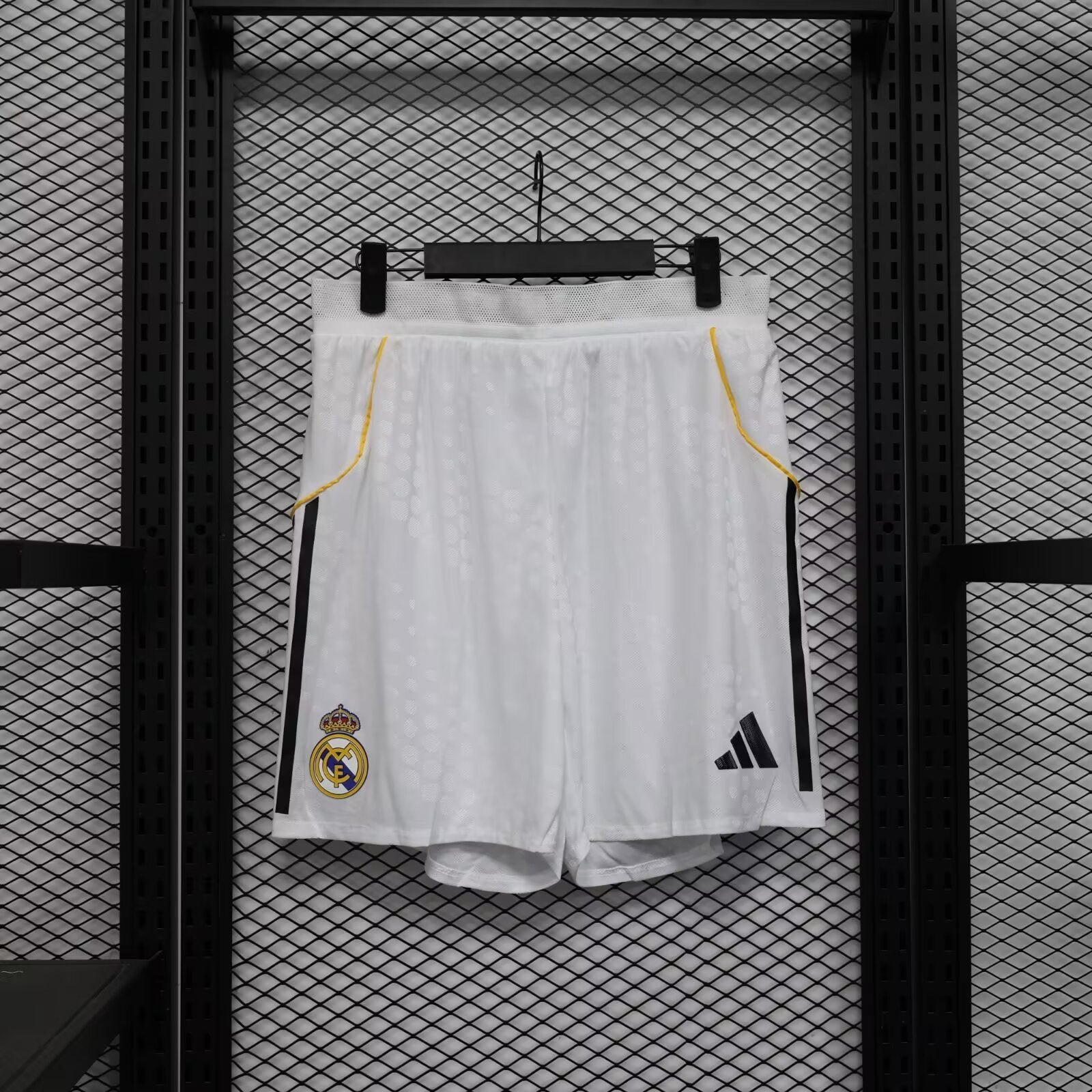SHORTS PRIMERA EQUIPACIÓN REAL MADRID 25/26 VERSIÓN JUGADOR