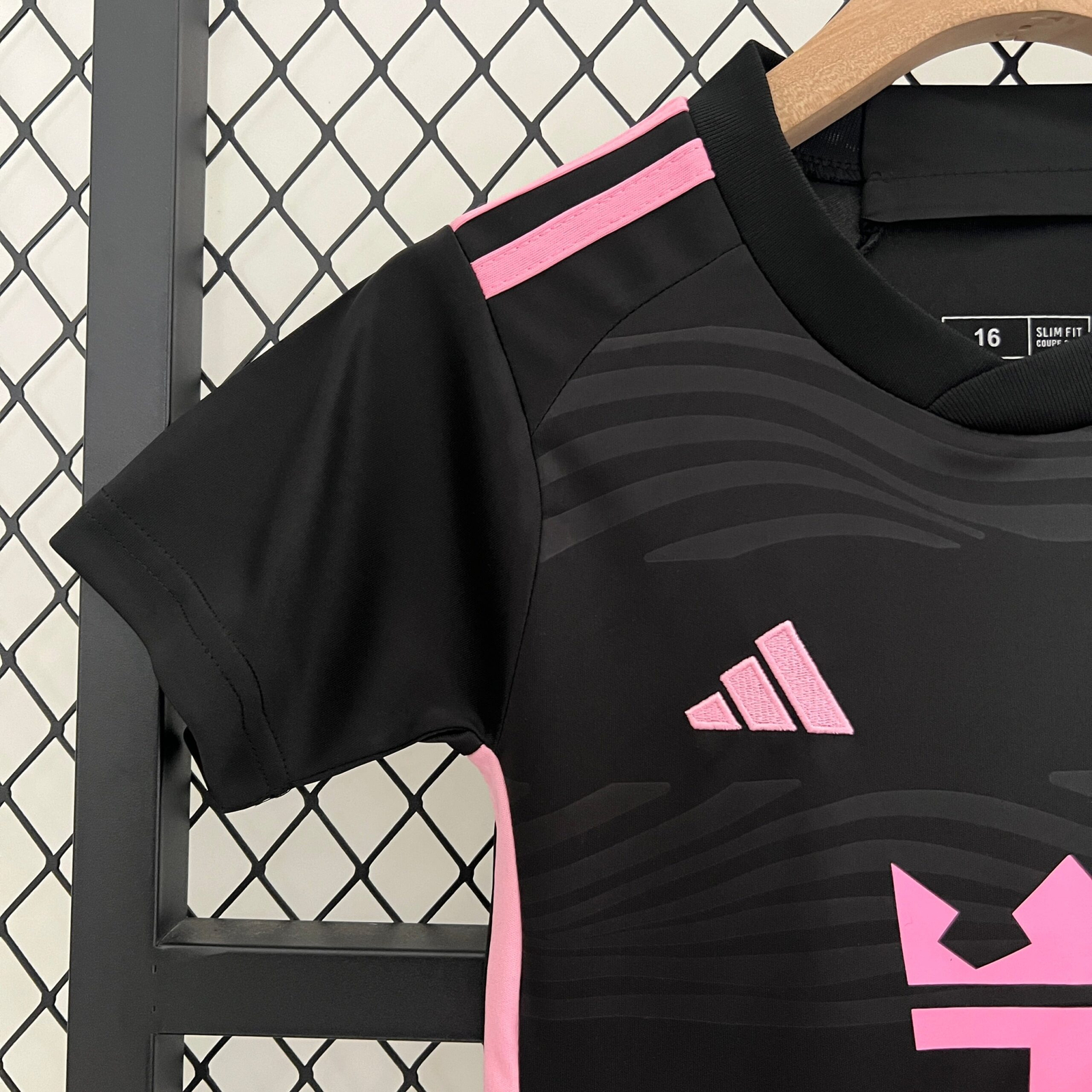 CAMISETA SEGUNDA EQUIPACIÓN INTER DE MIAMI 2024 VERSIÓN INFANTIL - Imagen 3