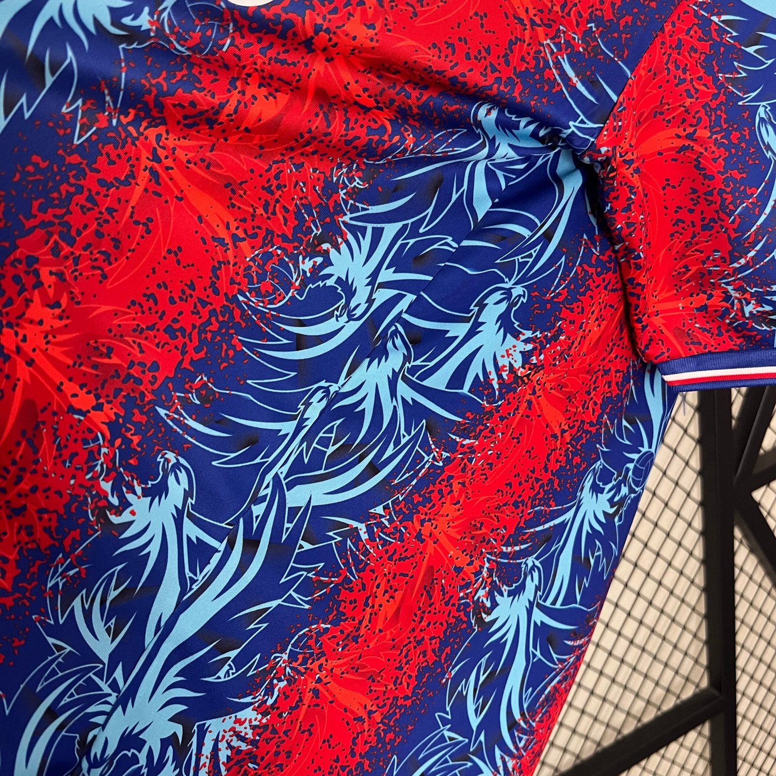 CAMISETA PRIMERA EQUIPACIÓN CRYSTAL PALACE 24/25 VERSIÓN FAN - Imagen 6