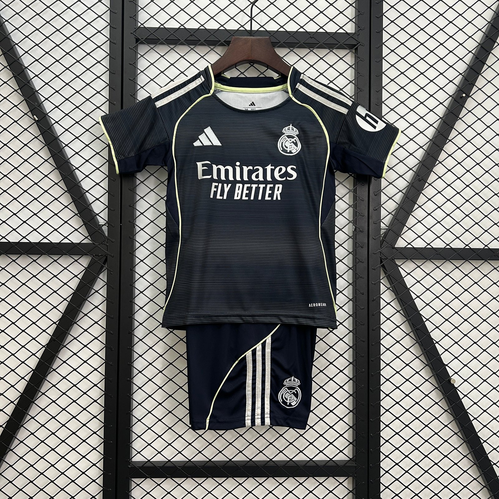 CAMISETA SEGUNDA EQUIPACIÓN REAL MADRID 25/26 VERSIÓN INFANTIL