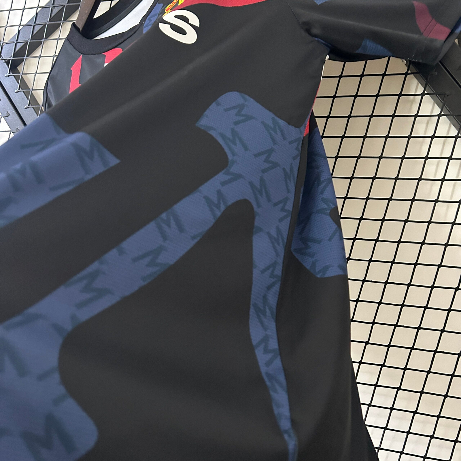 CAMISETA ENTRENAMIENTO MANCHESTER UNITED 24/25 VERSIÓN FAN - Imagen 5