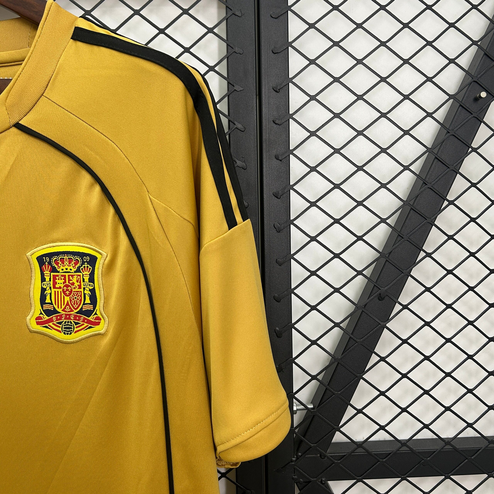 CAMISETA SEGUNDA EQUIPACIÓN ESPAÑA 2008 - Imagen 5