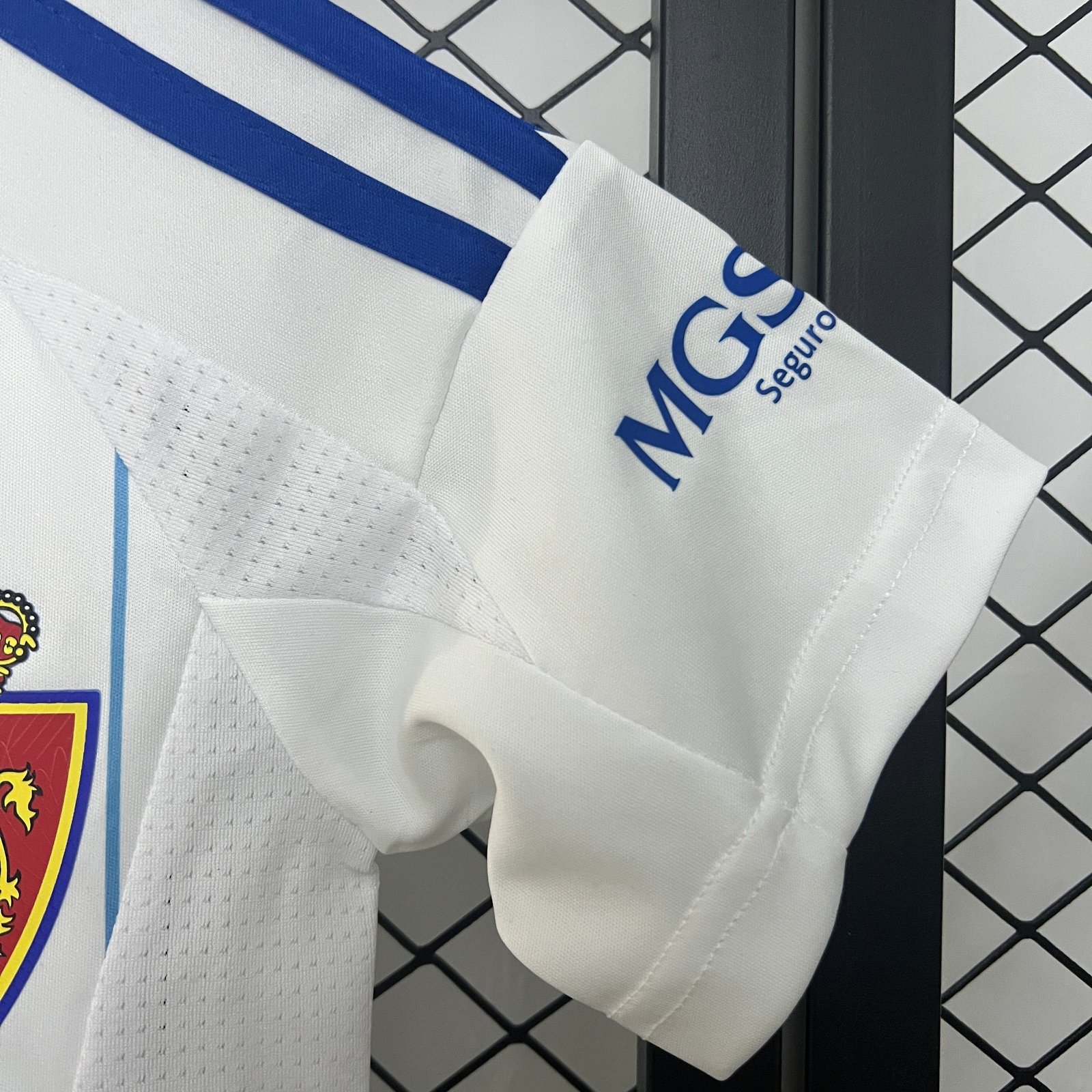CAMISETA PRIMERA EQUIPACIÓN REAL ZARAGOZA 24/25 VERSIÓN INFANTIL - Imagen 5