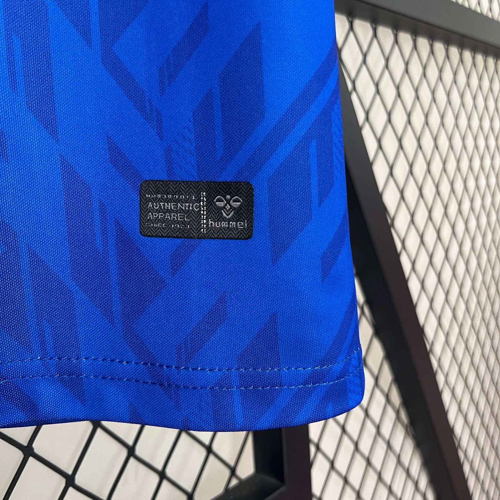 CAMISETA SEGUNDA EQUIPACIÓN U. D. LAS PALMAS 24/25 VERSIÓN FAN - Imagen 8