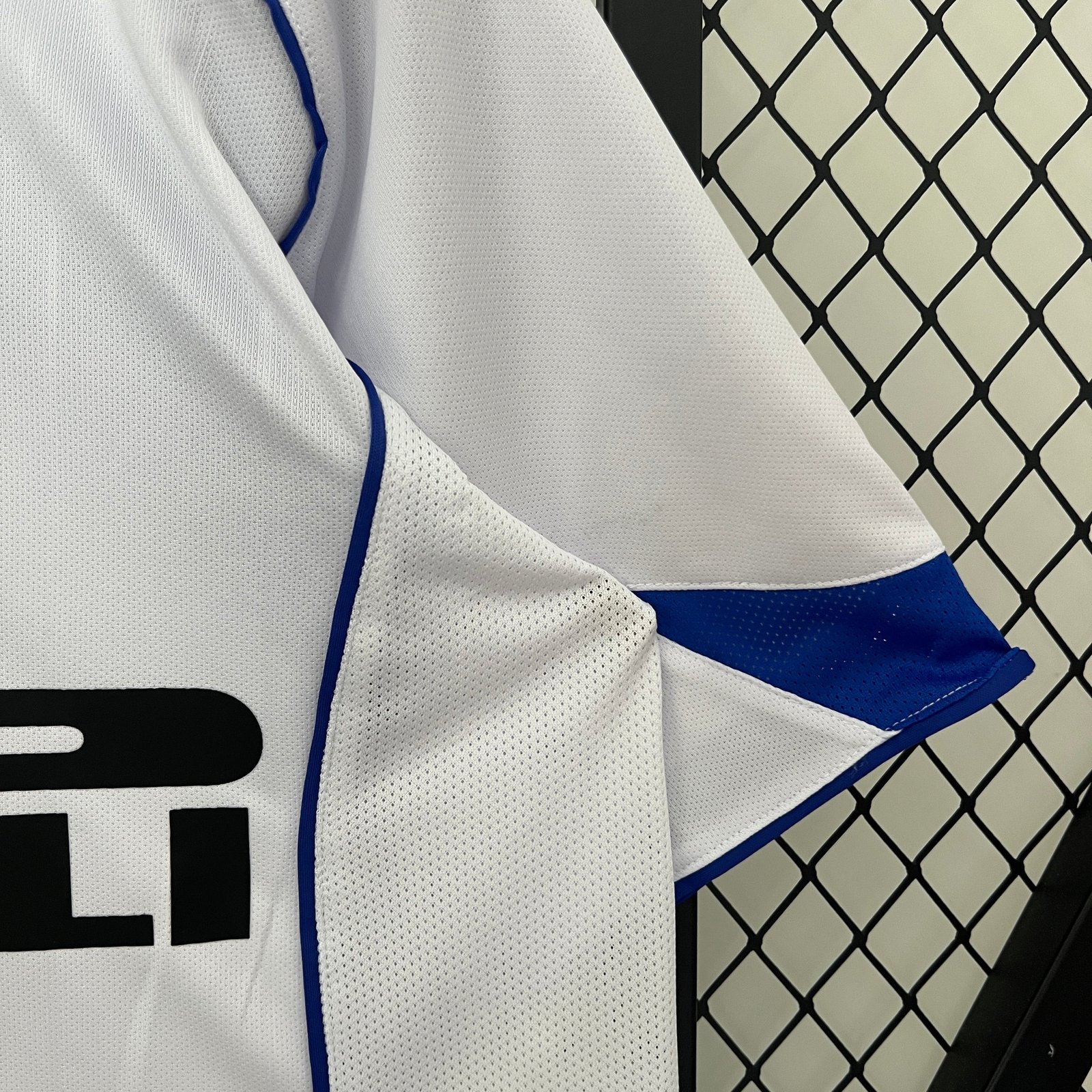 CAMISETA SEGUNDA EQUIPACIÓN INTER DE MILAN 2004/05 - Imagen 4