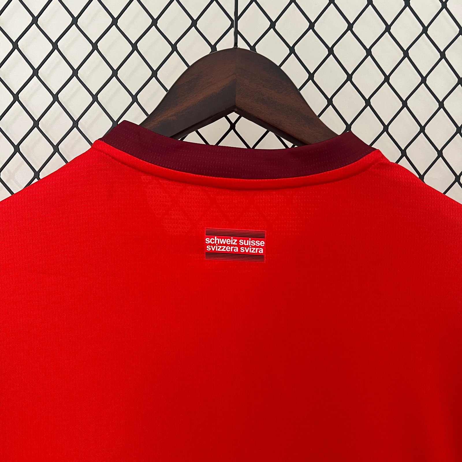 CAMISETA PRIMERA EQUIPACIÓN SUIZA 2024 VERSIÓN FAN - Imagen 10