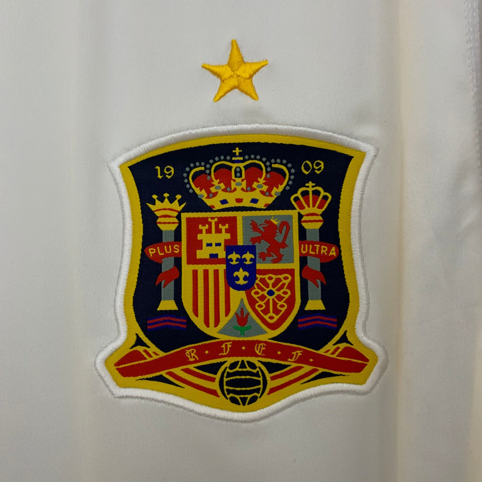CAMISETA SEGUNDA EQUIPACIÓN ESPAÑA 2011 - Imagen 5