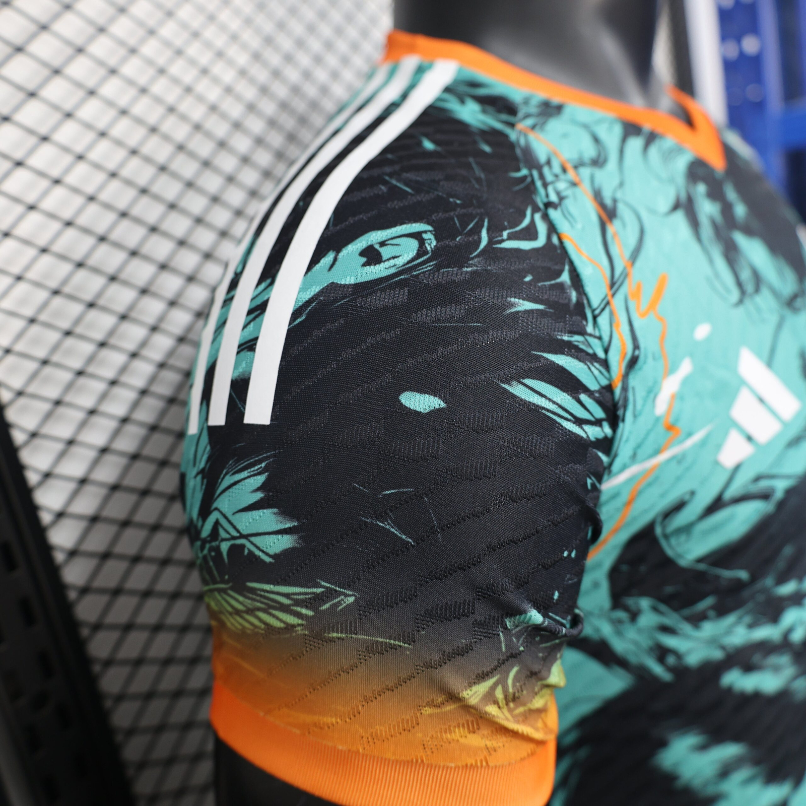CAMISETA CONCEPTO JAPÓN x SHINGEKI NO KYOJIN VERSIÓN JUGADOR - Imagen 5