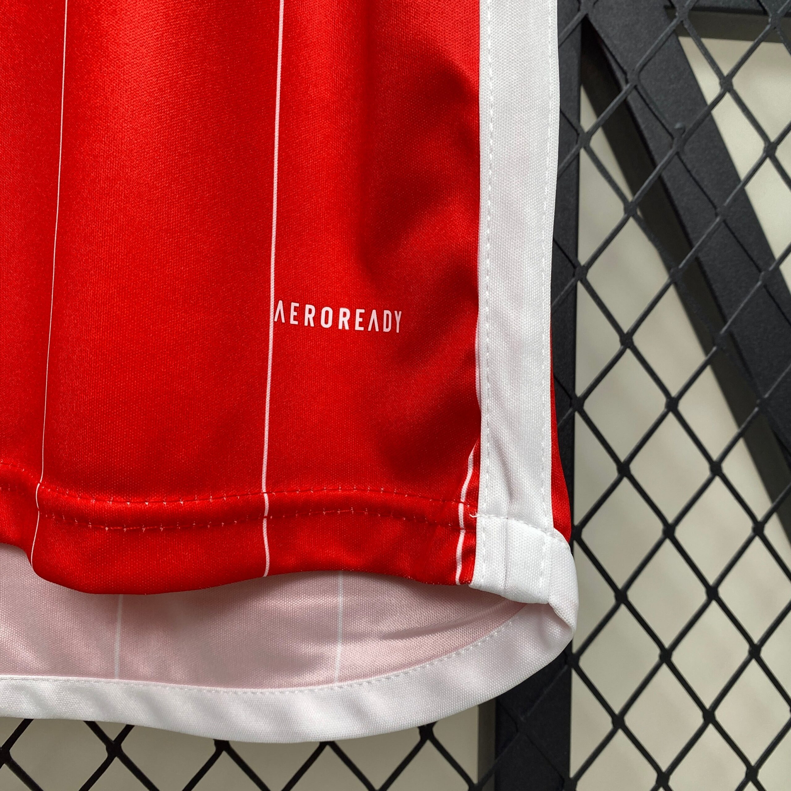 CAMISETA TERCERA EQUIPACIÓN COLO COLO 2024 VERSIÓN FAN - Imagen 7