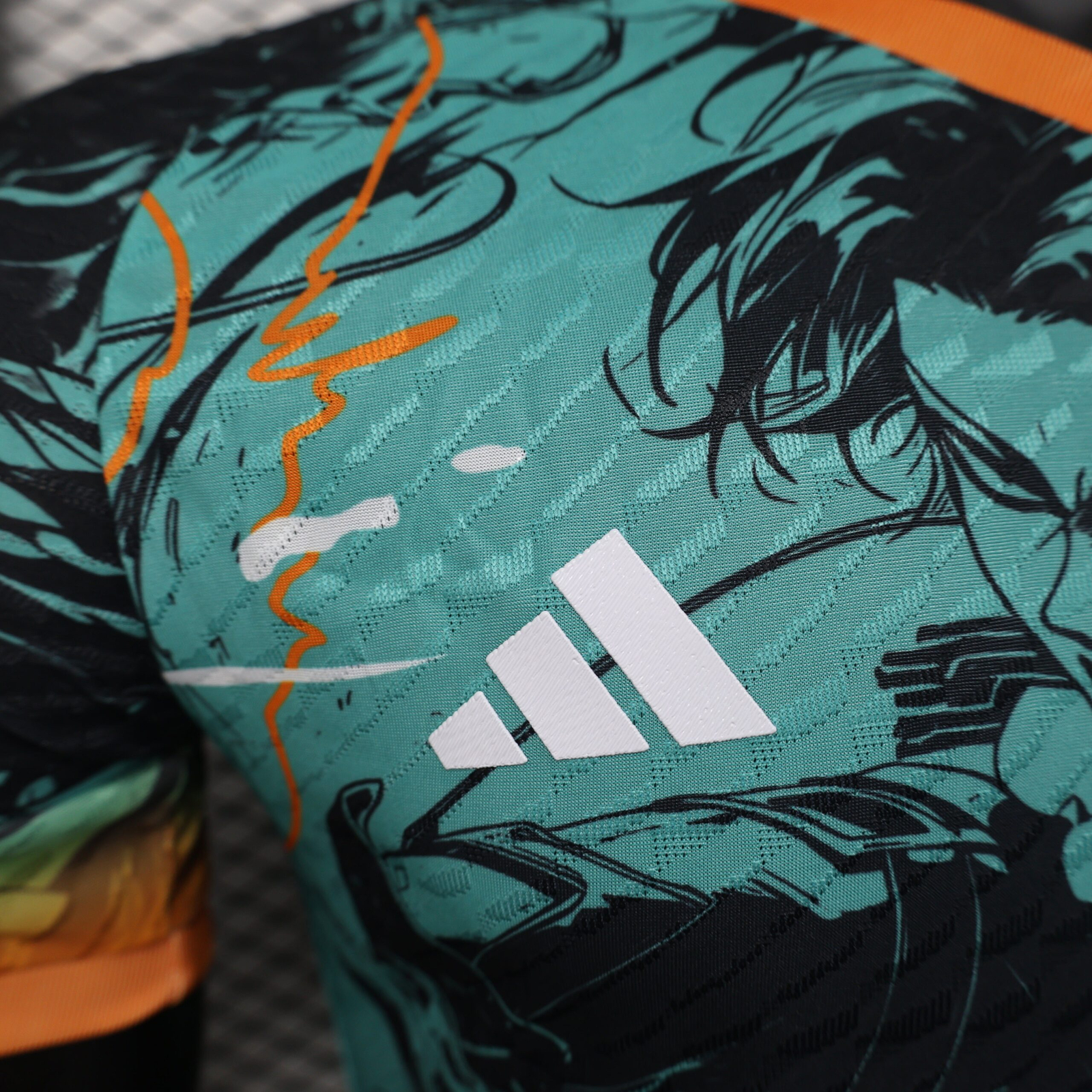 CAMISETA CONCEPTO JAPÓN x SHINGEKI NO KYOJIN VERSIÓN JUGADOR - Imagen 3