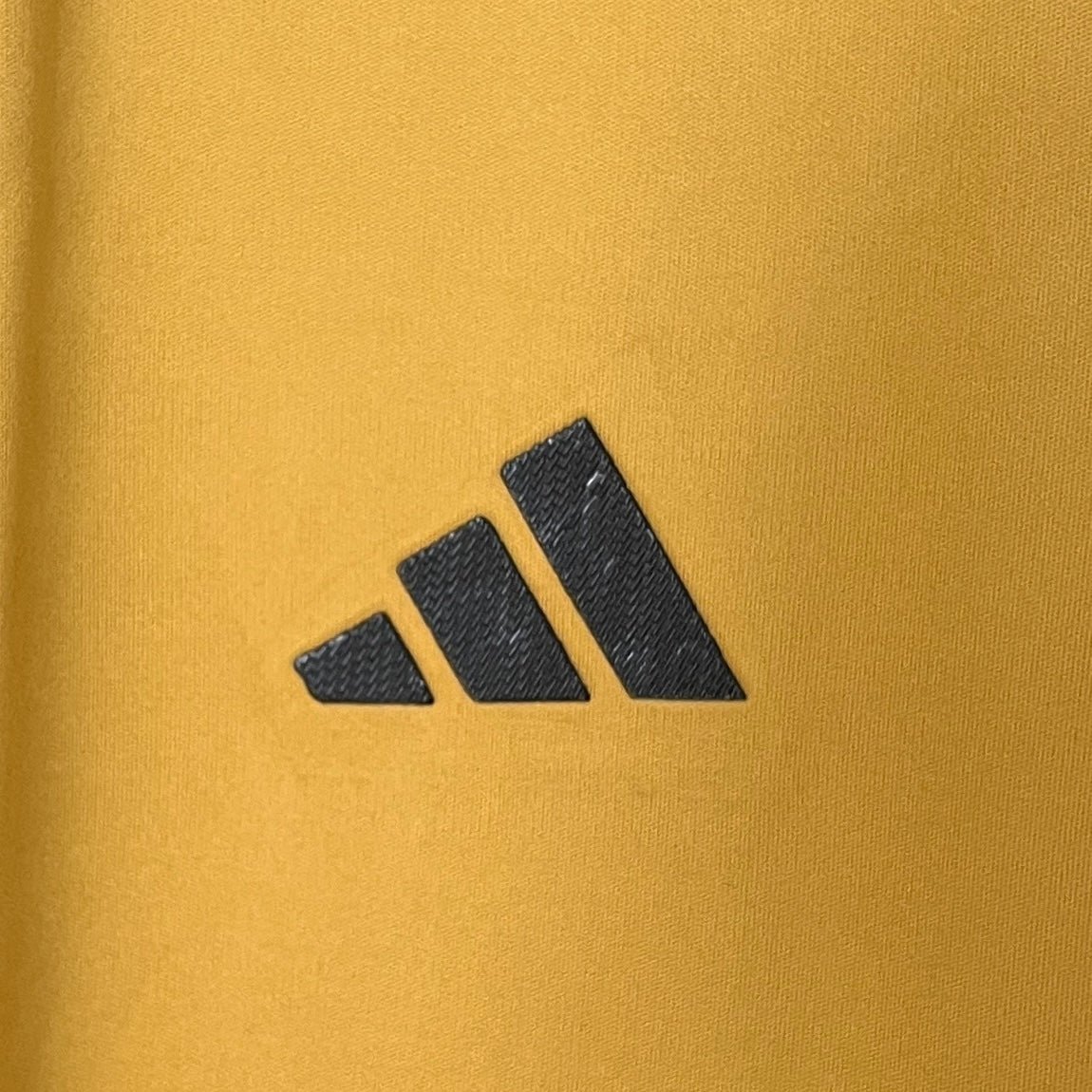 CAMISETA EDICIÓN ESPECIAL COLO COLO 2024 VERSIÓN FAN - Imagen 4