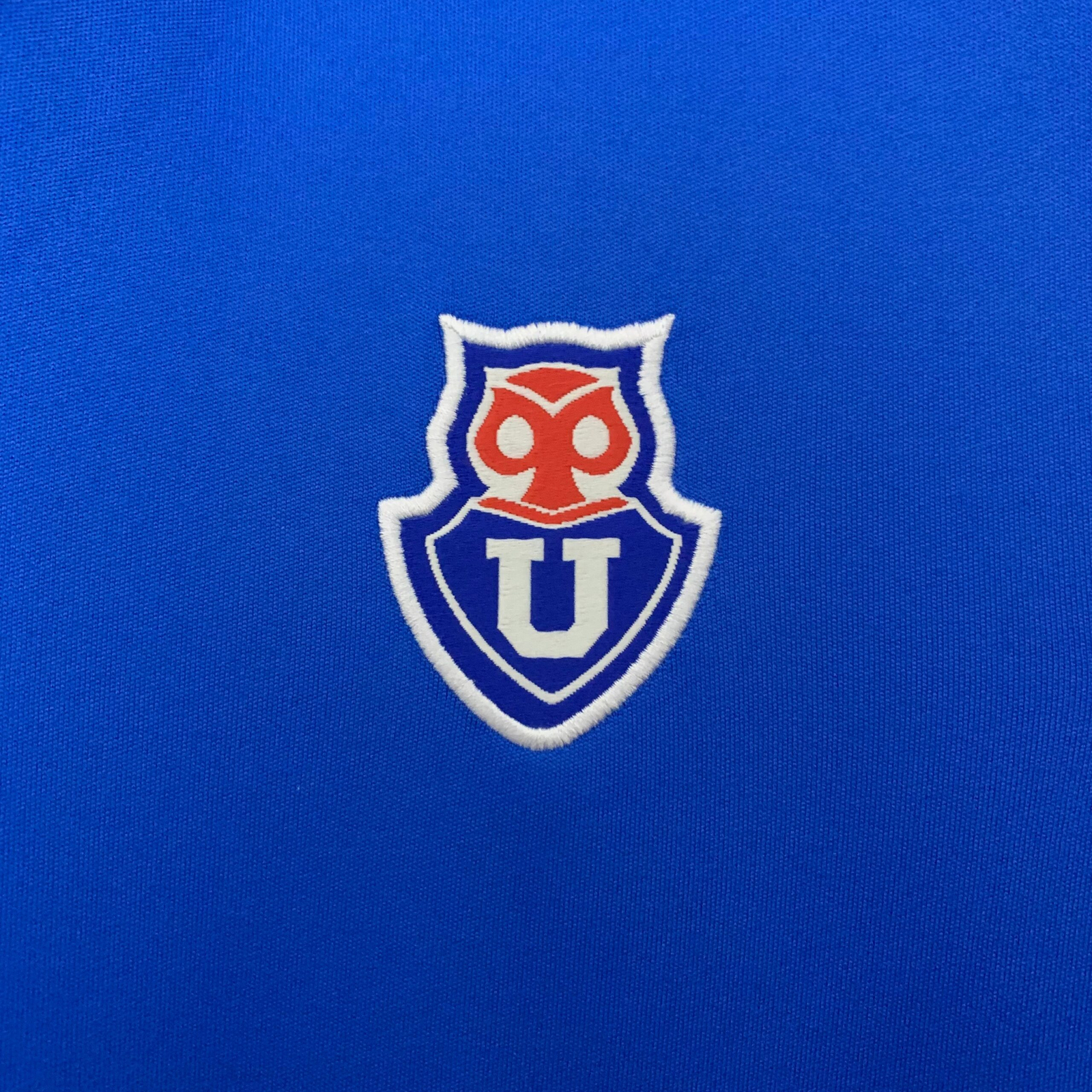 CAMISETA PRIMERA EQUIPACIÓN U. DE CHILE 2025 VERSIÓN FAN - Imagen 3