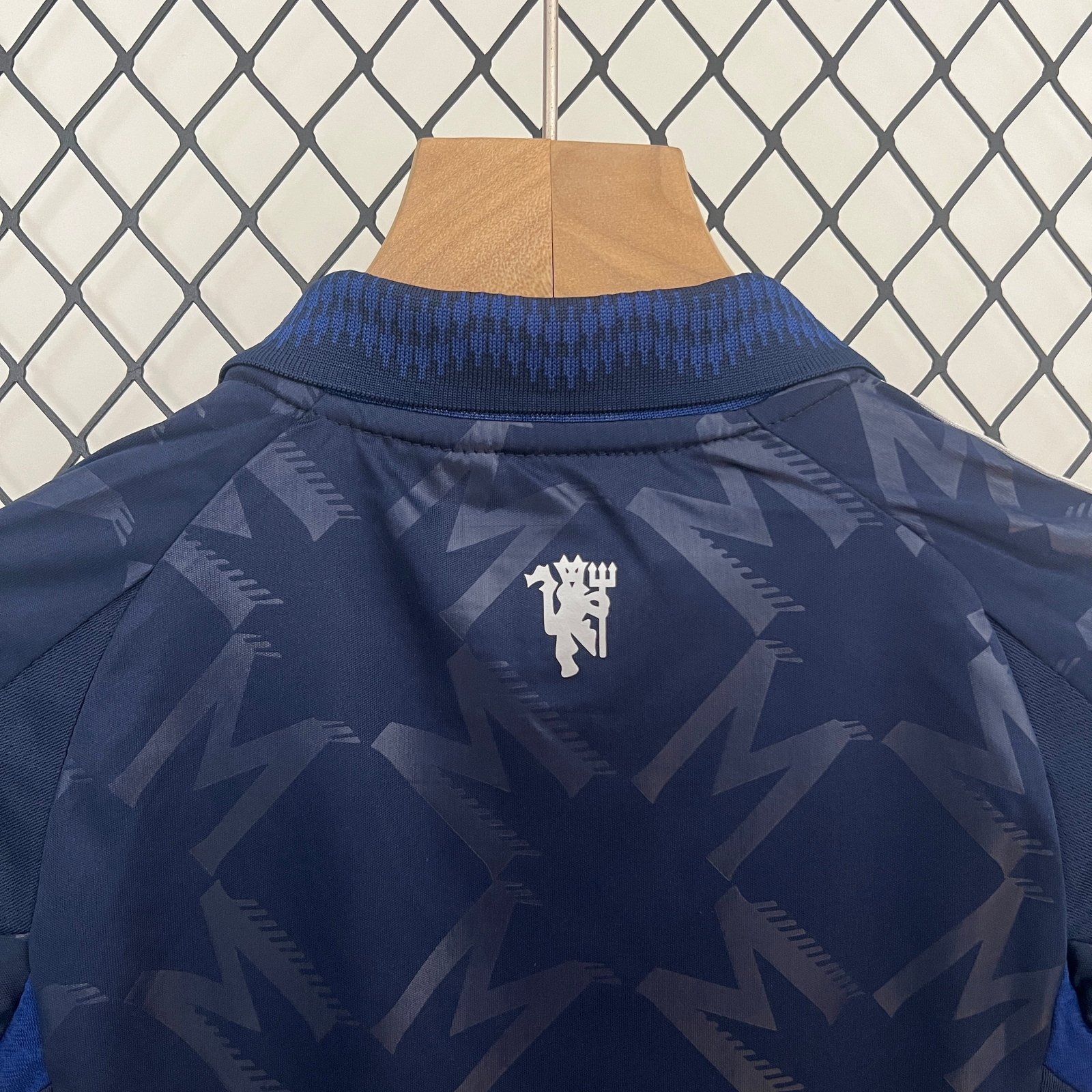 CAMISETA SEGUNDA EQUIPACIÓN MANCHESTER UNITED 24/25 VERSIÓN INFANTIL - Imagen 9