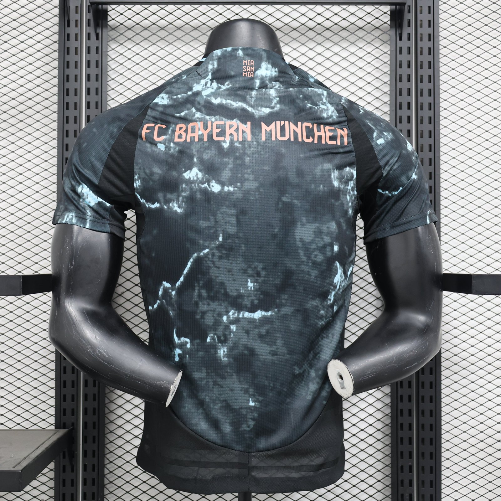 CAMISETA SEGUNDA EQUIPACIÓN BAYERN MUNICH 24/25 VERSIÓN JUGADOR - Imagen 10