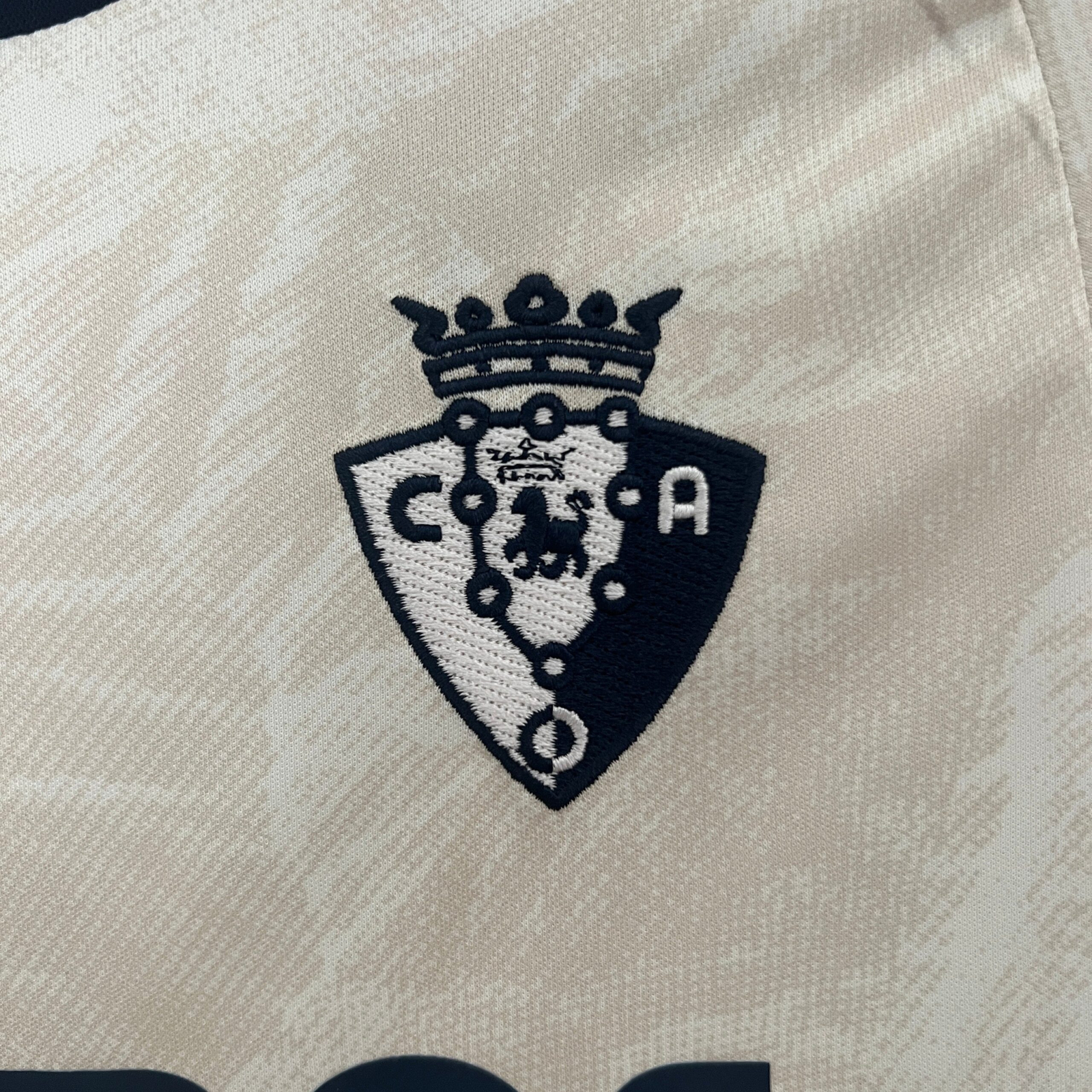 CAMISETA SEGUNDA EQUIPACIÓN OSASUNA 24/25 VERSIÓN INFANTIL - Imagen 4