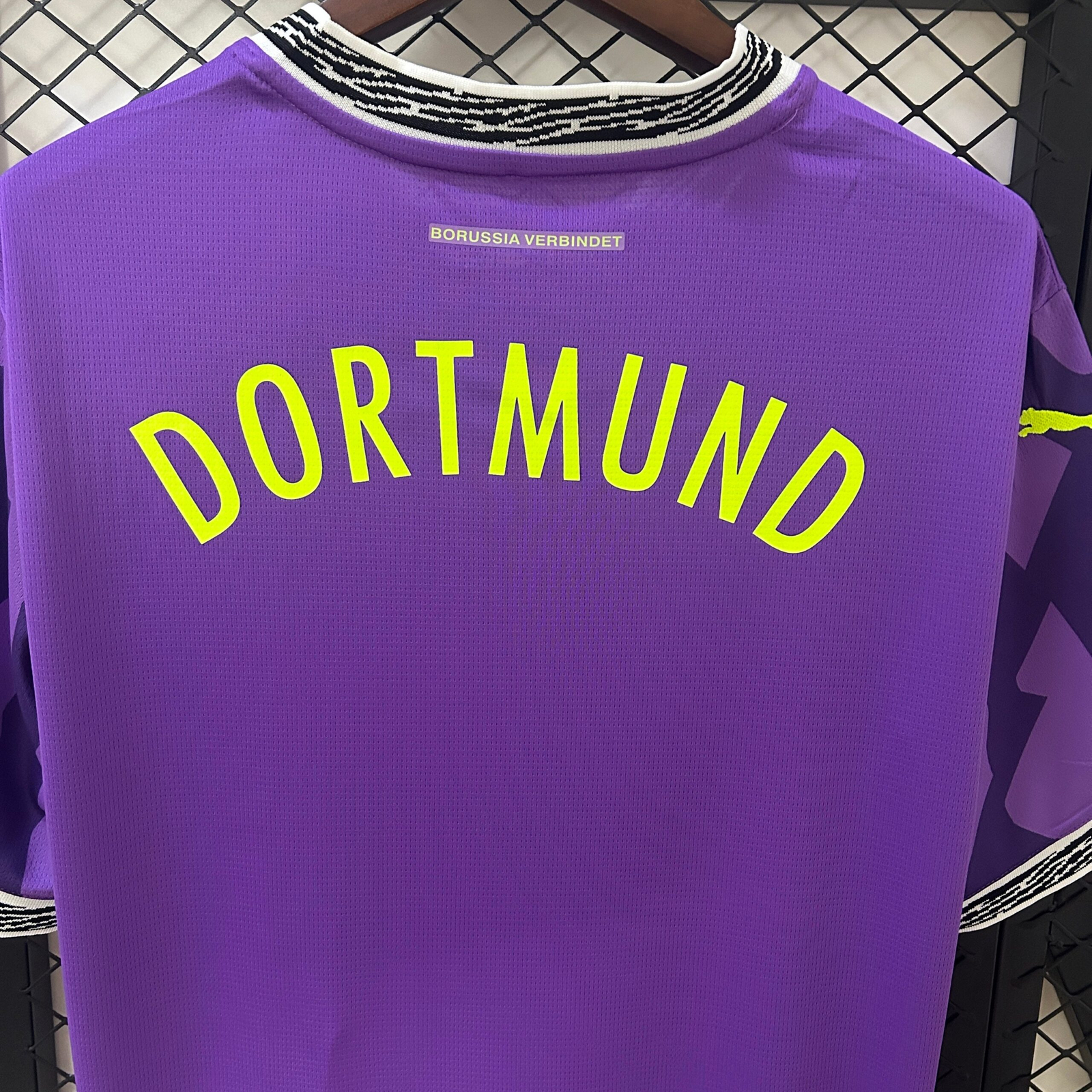 CAMISETA ARQUERO BORUSSIA DORTMUND 24/25 VERSIÓN FAN - Imagen 8