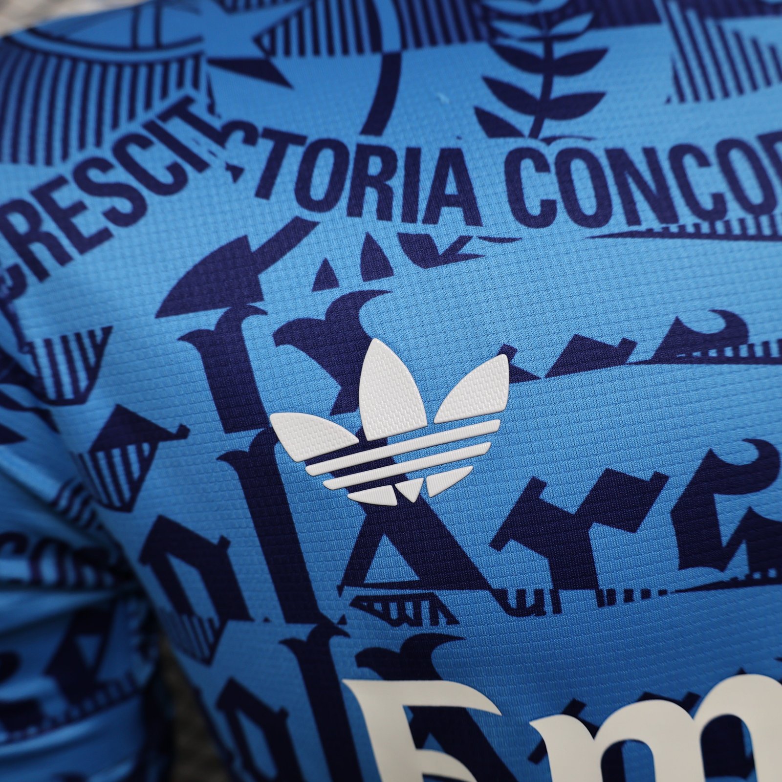 CAMISETA CONCEPTO ARSENAL 24/25 VERSIÓN JUGADOR - Imagen 3