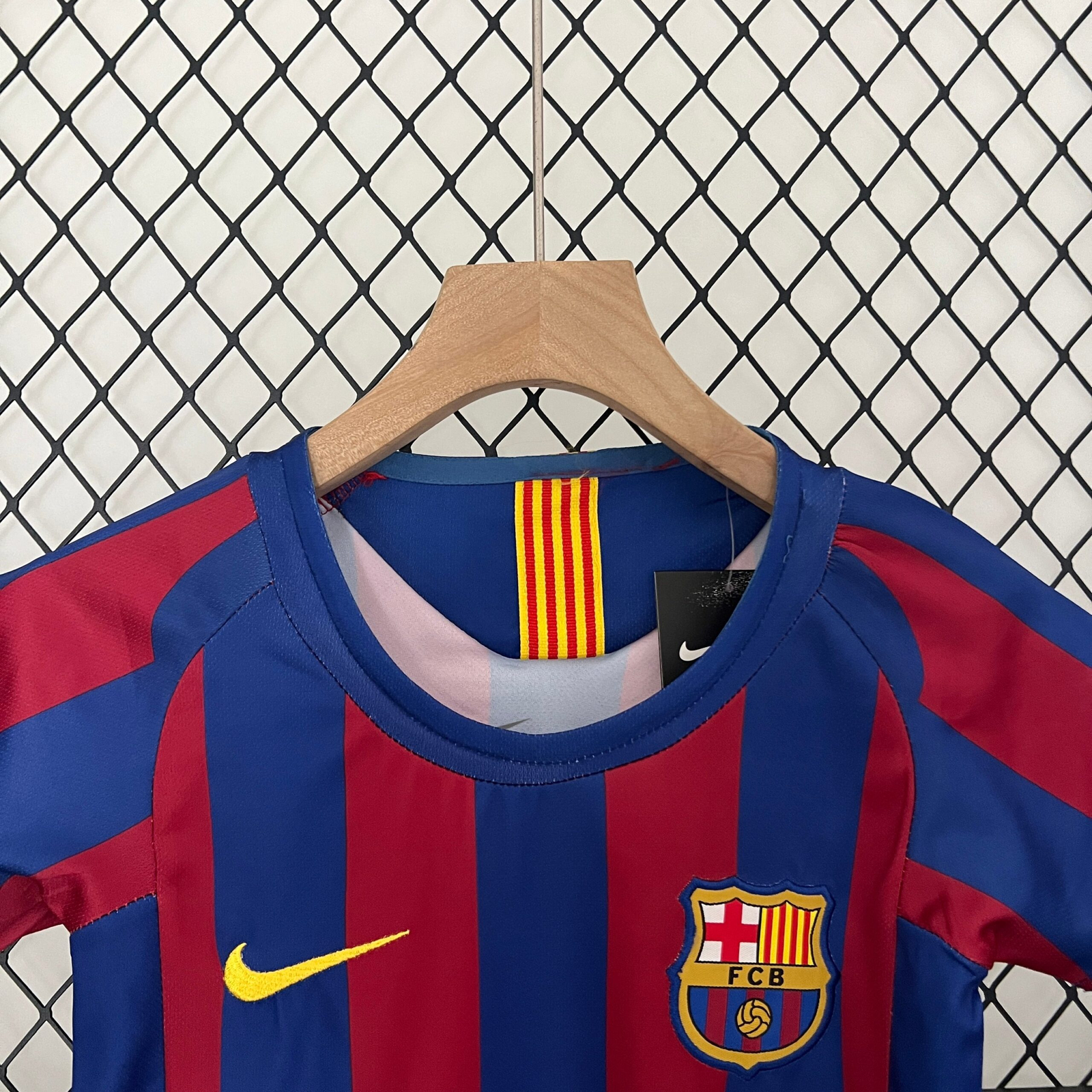 CAMISETA PRIMERA EQUIPACIÓN BARCELONA 2005/06 INFANTIL - Imagen 2