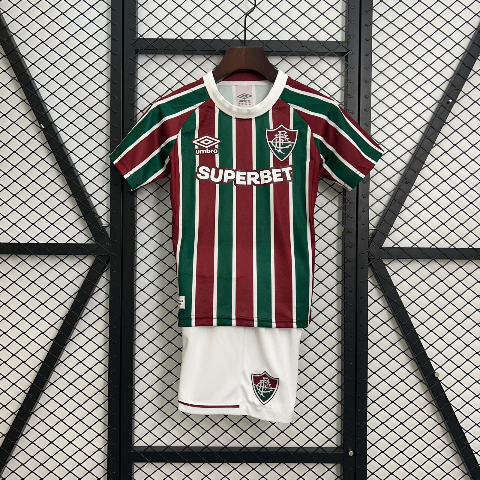 CAMISETA PRIMERA EQUIPACIÓN FLUMINENSE 2025 VERSIÓN INFANTIL