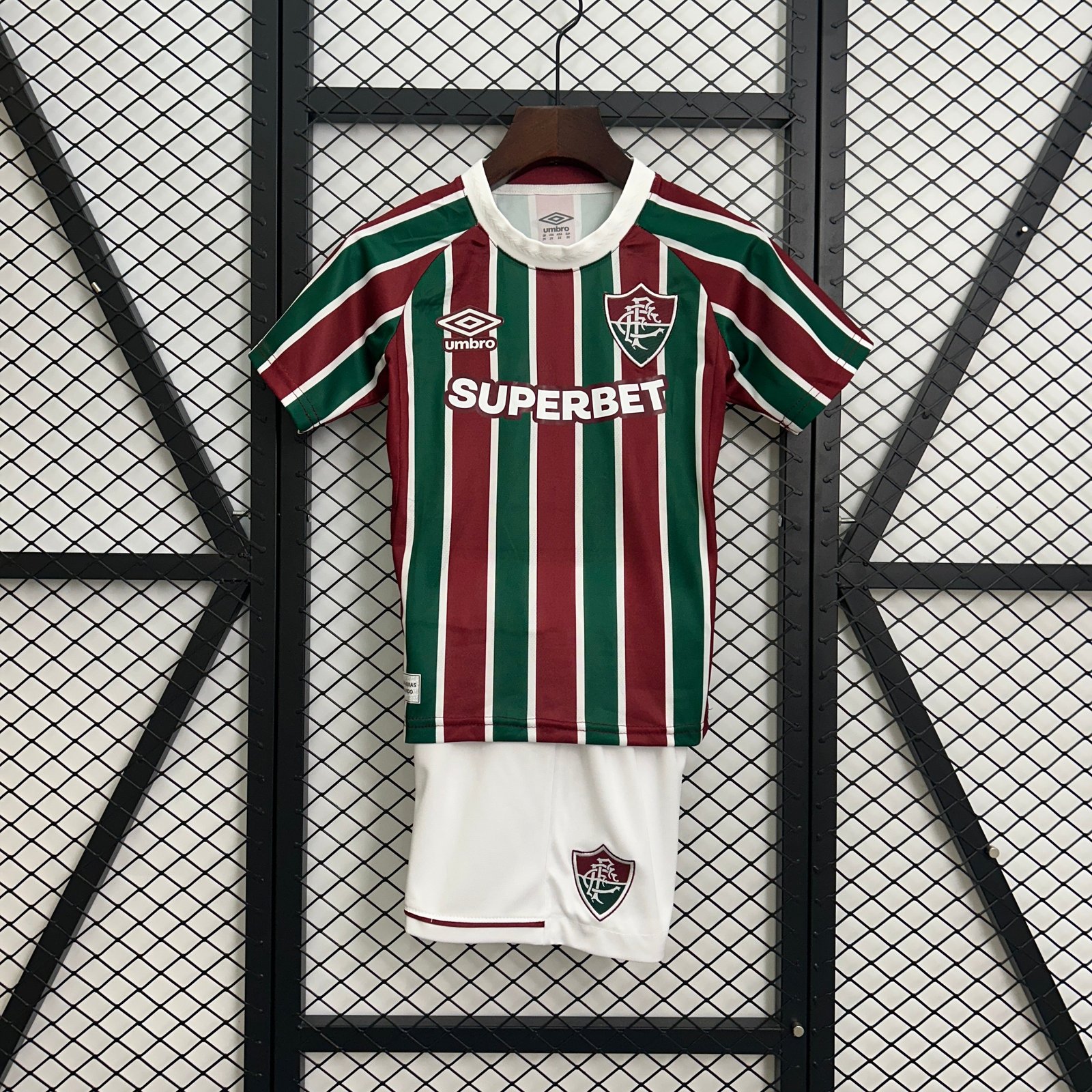 CAMISETA PRIMERA EQUIPACIÓN FLUMINENSE 2025 VERSIÓN INFANTIL