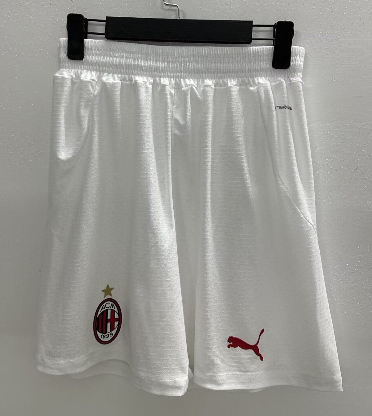 SHORTS PRIMERA EQUIPACIÓN AC MILAN 24/25 VERSIÓN JUGADOR