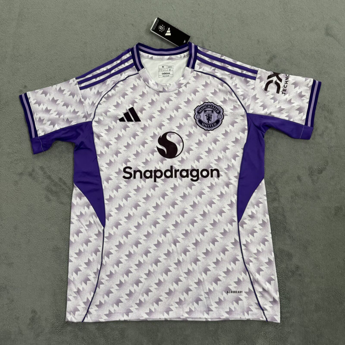 CAMISETA CONCEPTO MANCHESTER UNITED 25/26 VERSIÓN FAN