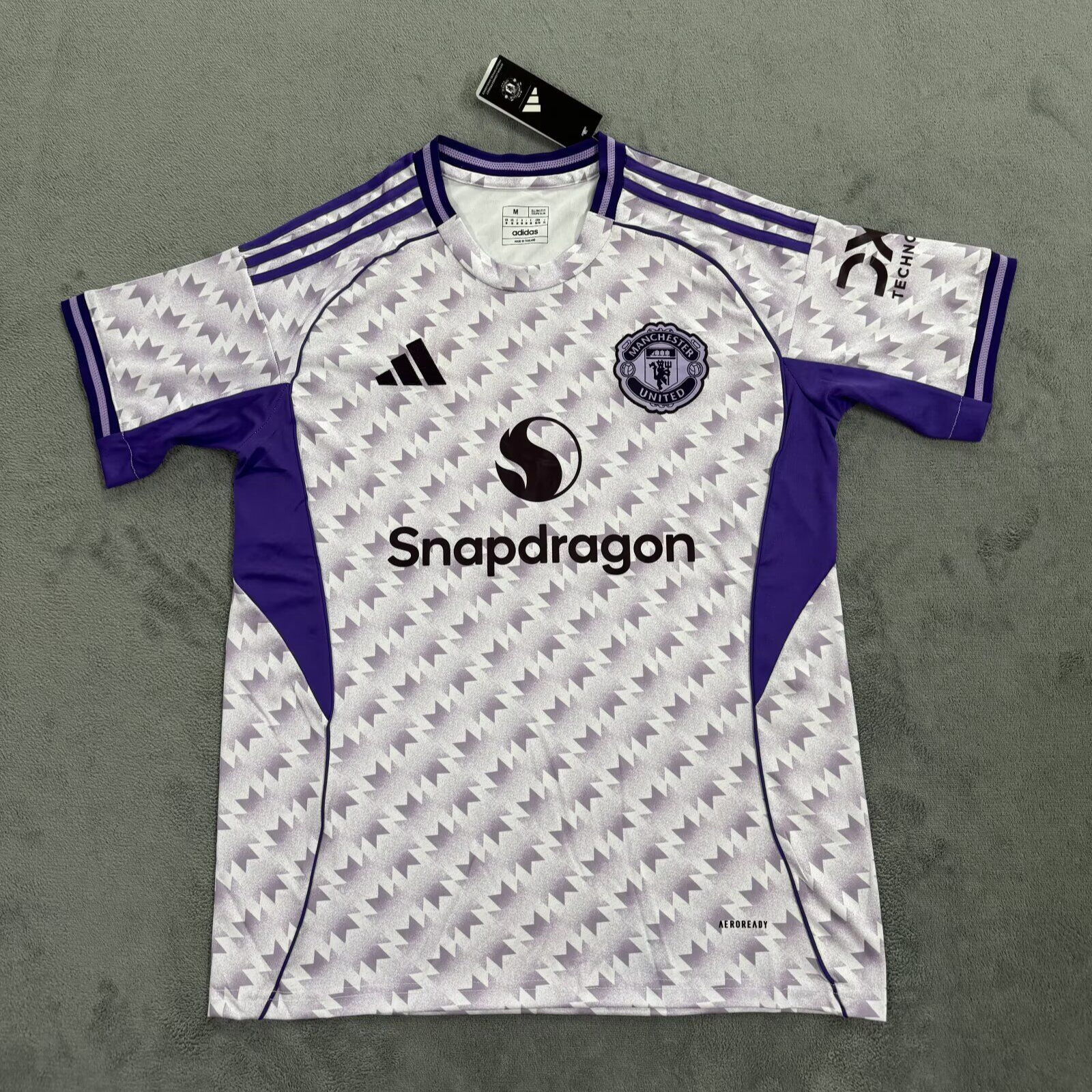 CAMISETA CONCEPTO MANCHESTER UNITED 25/26 VERSIÓN FAN