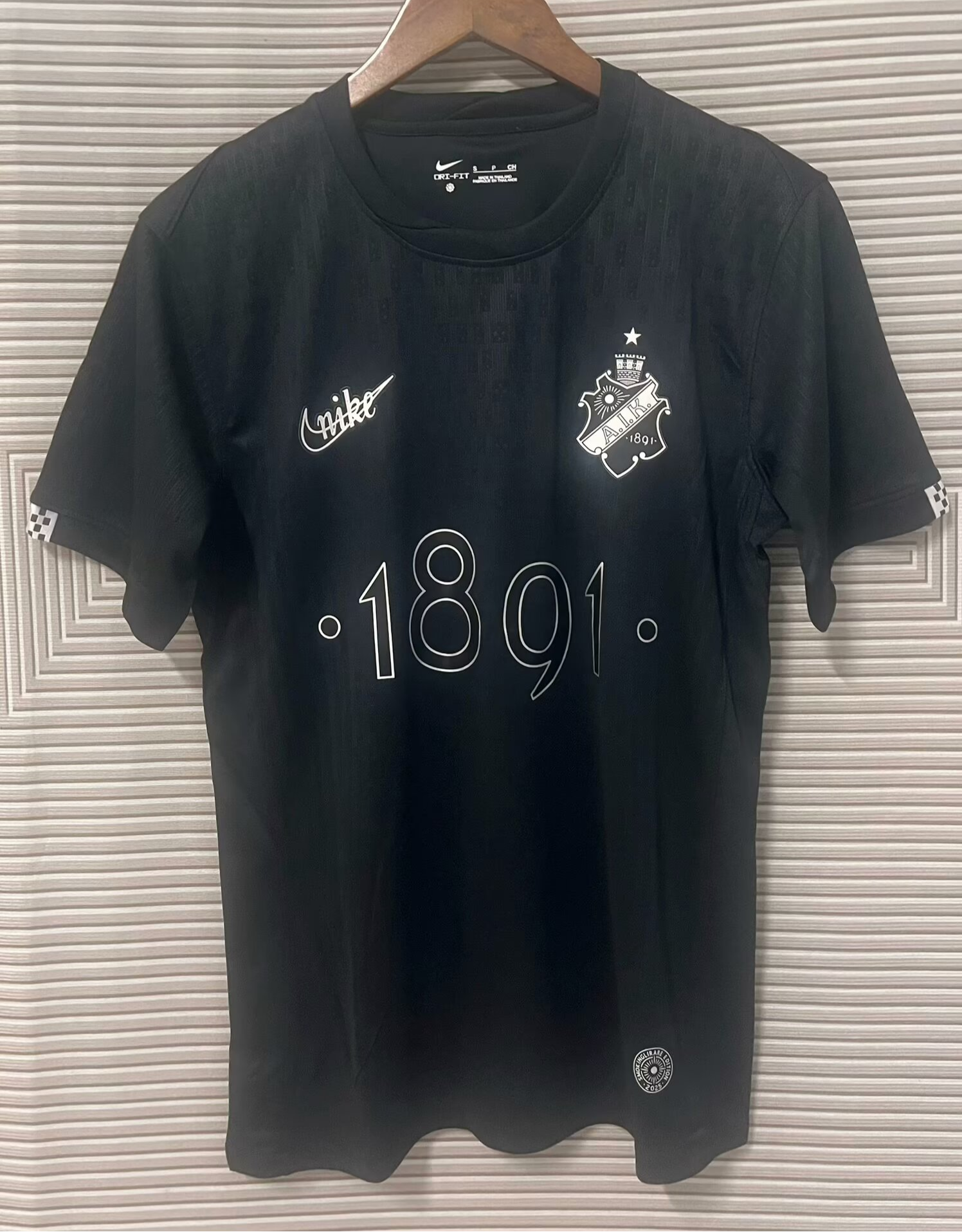 CAMISETA EDICIÓN ESPECIAL AIK 2025 VERSIÓN FAN