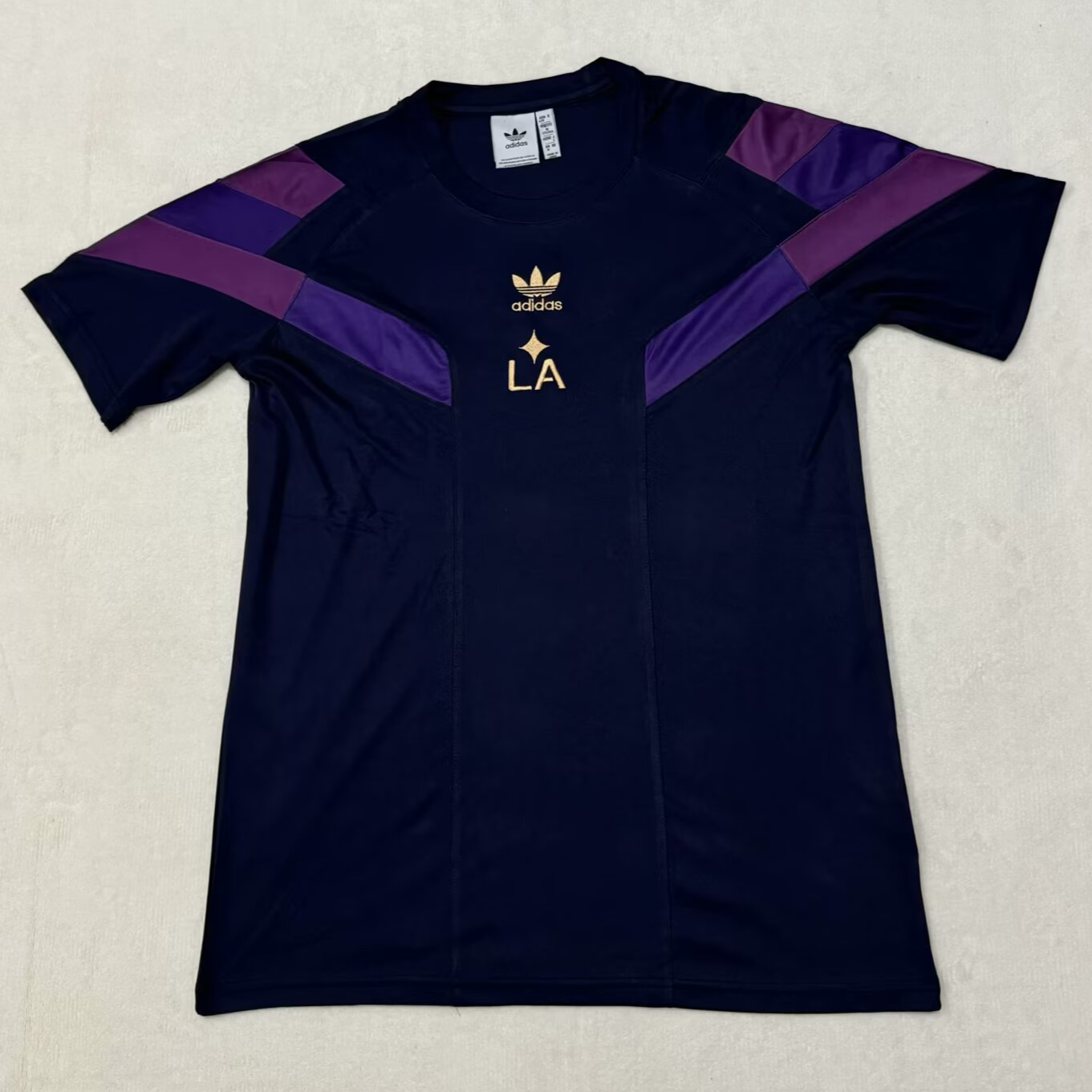 POLERA DE SALIDA LA GALAXY 2025 VERSIÓN FAN