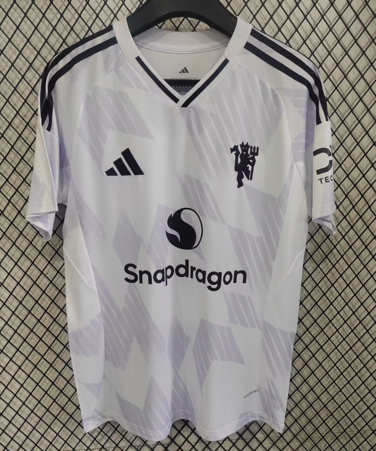 CAMISETA SEGUNDA EQUIPACIÓN MANCHESTER UNITED 25/26 VERSIÓN FAN