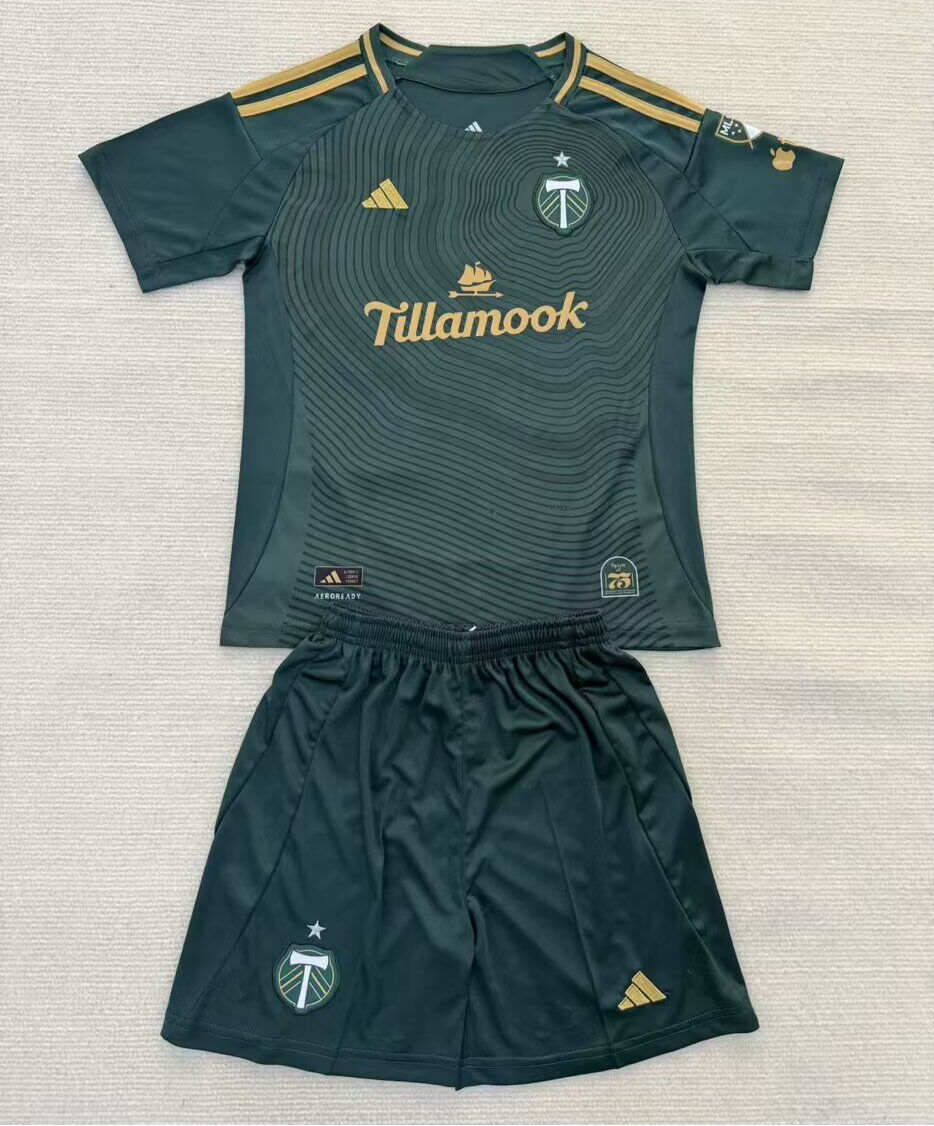 CAMISETA PRIMERA EQUIPACIÓN PORTLAND TIMBERS 2025 VERSIÓN INFANTIL