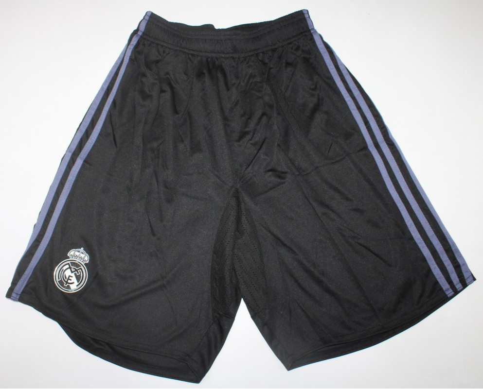 SHORTS RETRO TERCERA EQUIPACIÓN REAL MADRID 2016/17