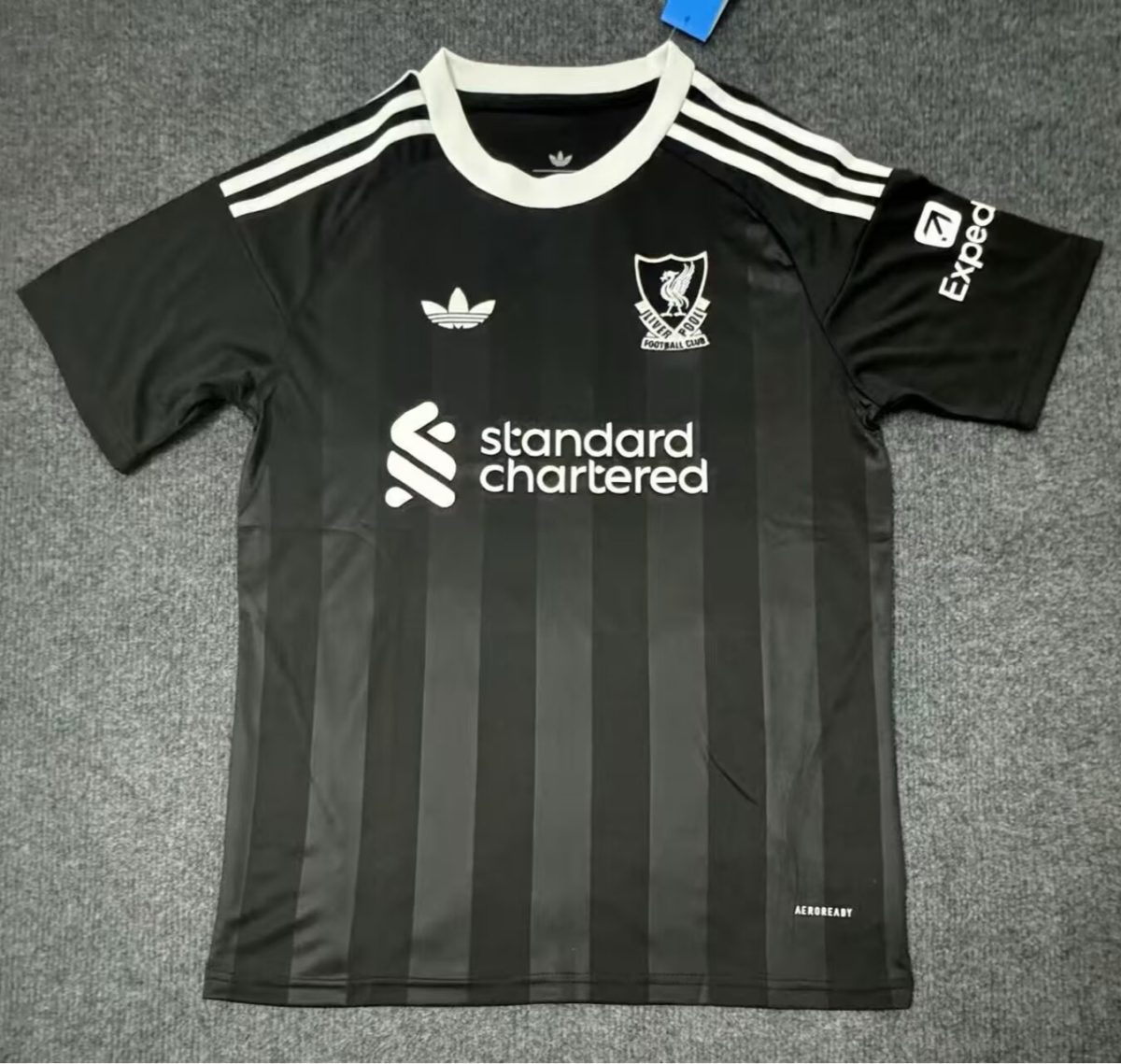 CAMISETA ARQUERO LIVERPOOL 25/26 VERSIÓN FAN