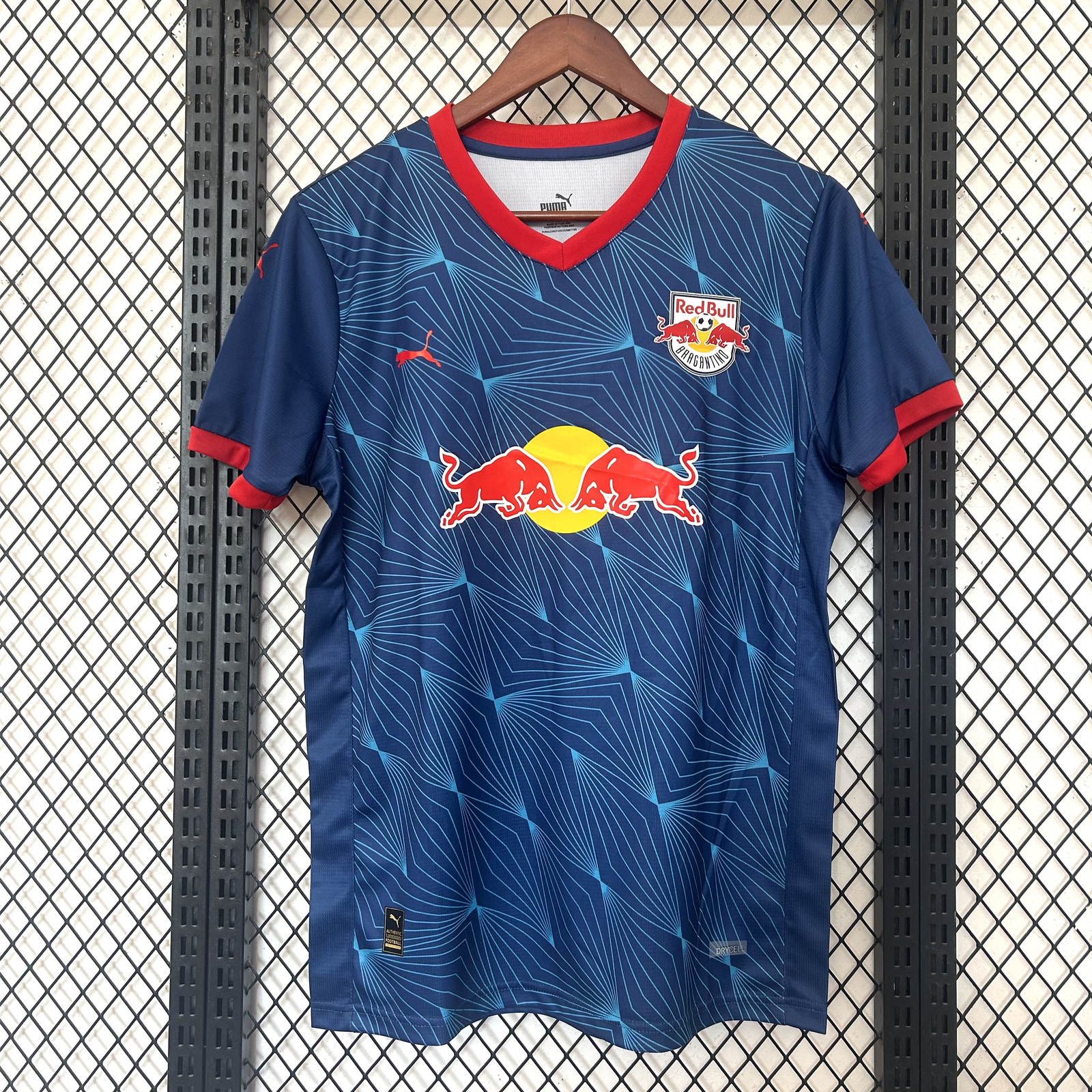 CAMISETA SEGUNDA EQUIPACIÓN RED BULL BRAGANTINO 2025 VERSIÓN FAN