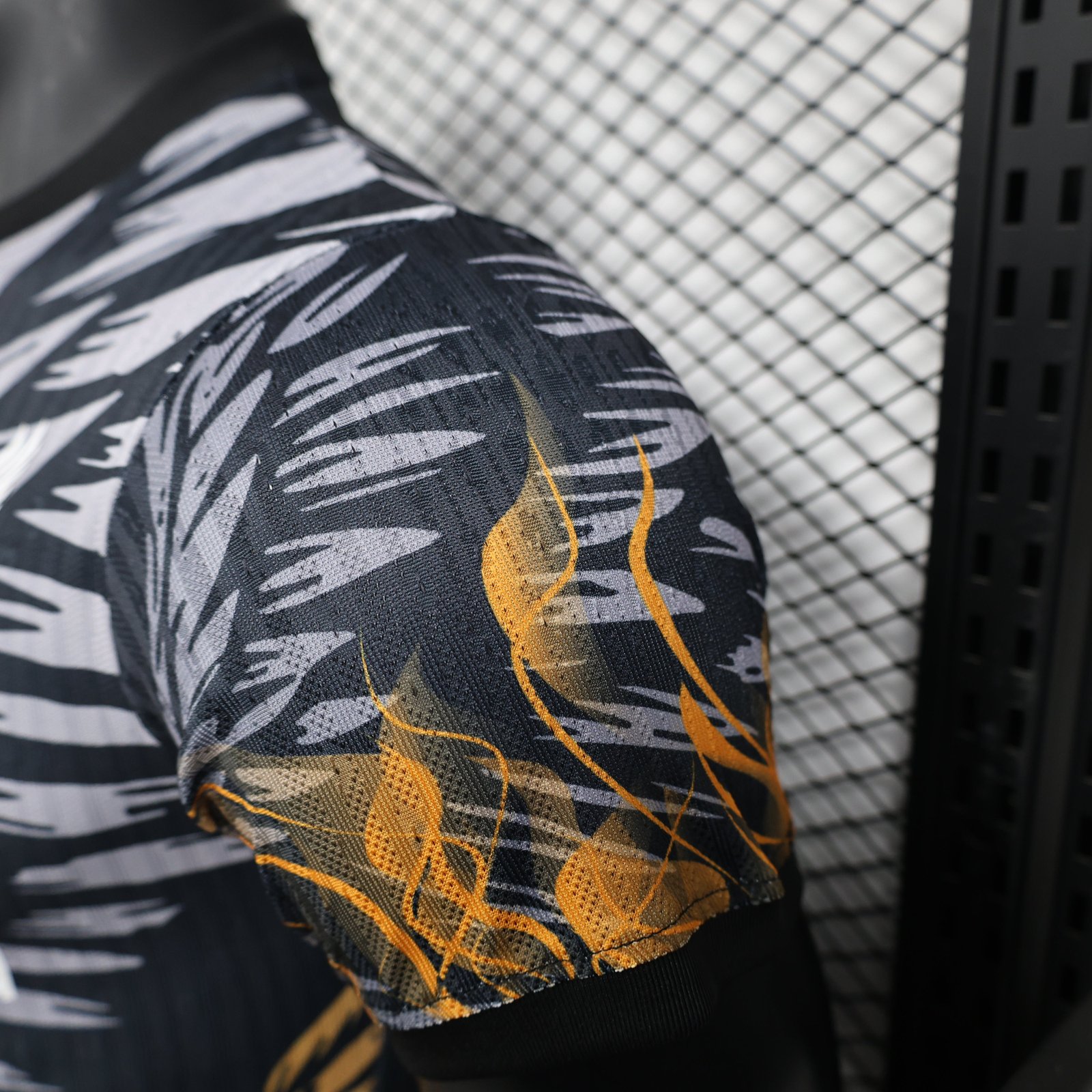 CAMISETA CONCEPTO LIVERPOOL 25/26 VERSIÓN JUGADOR - Imagen 6