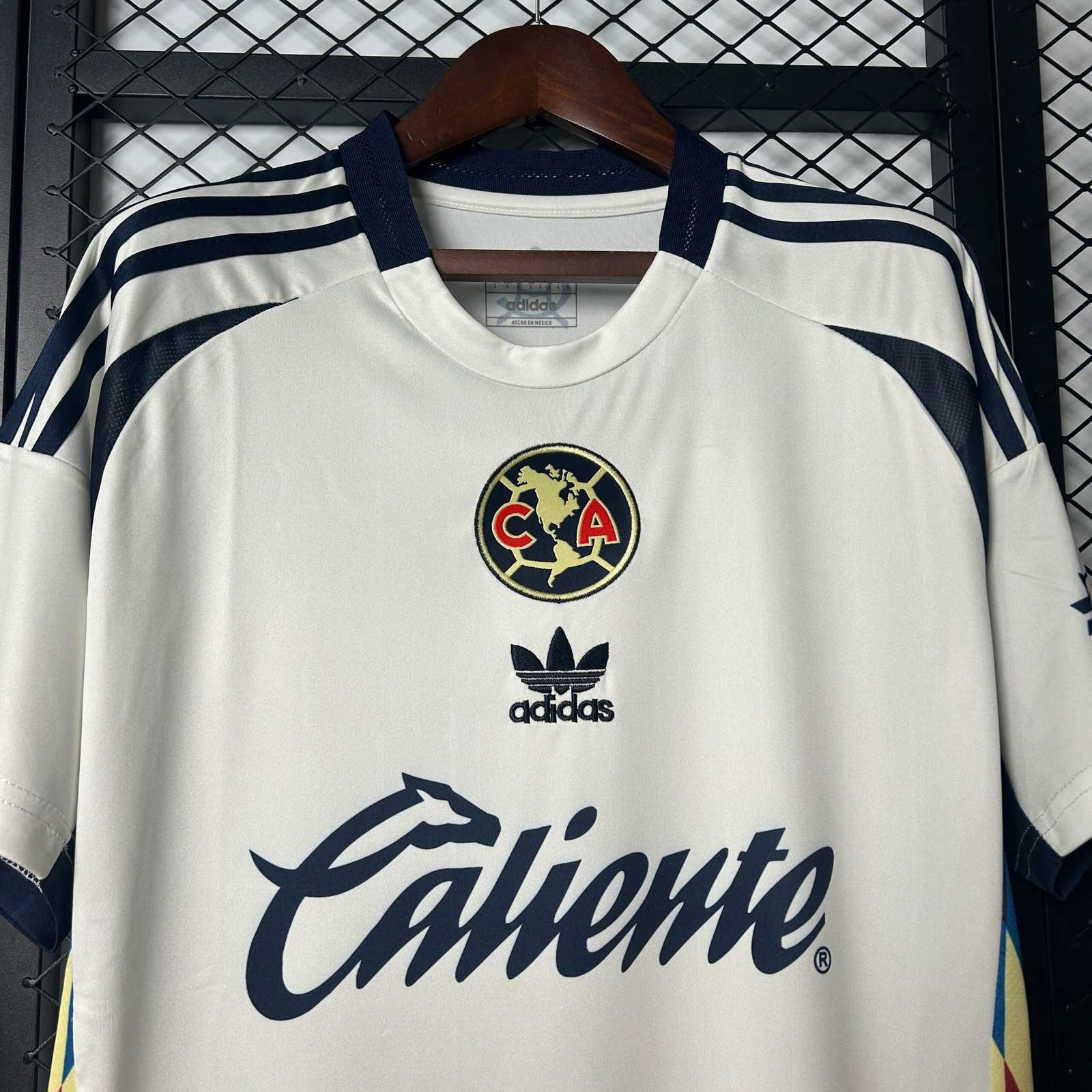 CAMISETA CONCEPTO CLUB AMÉRICA 25/26 VERSIÓN FAN - Imagen 2