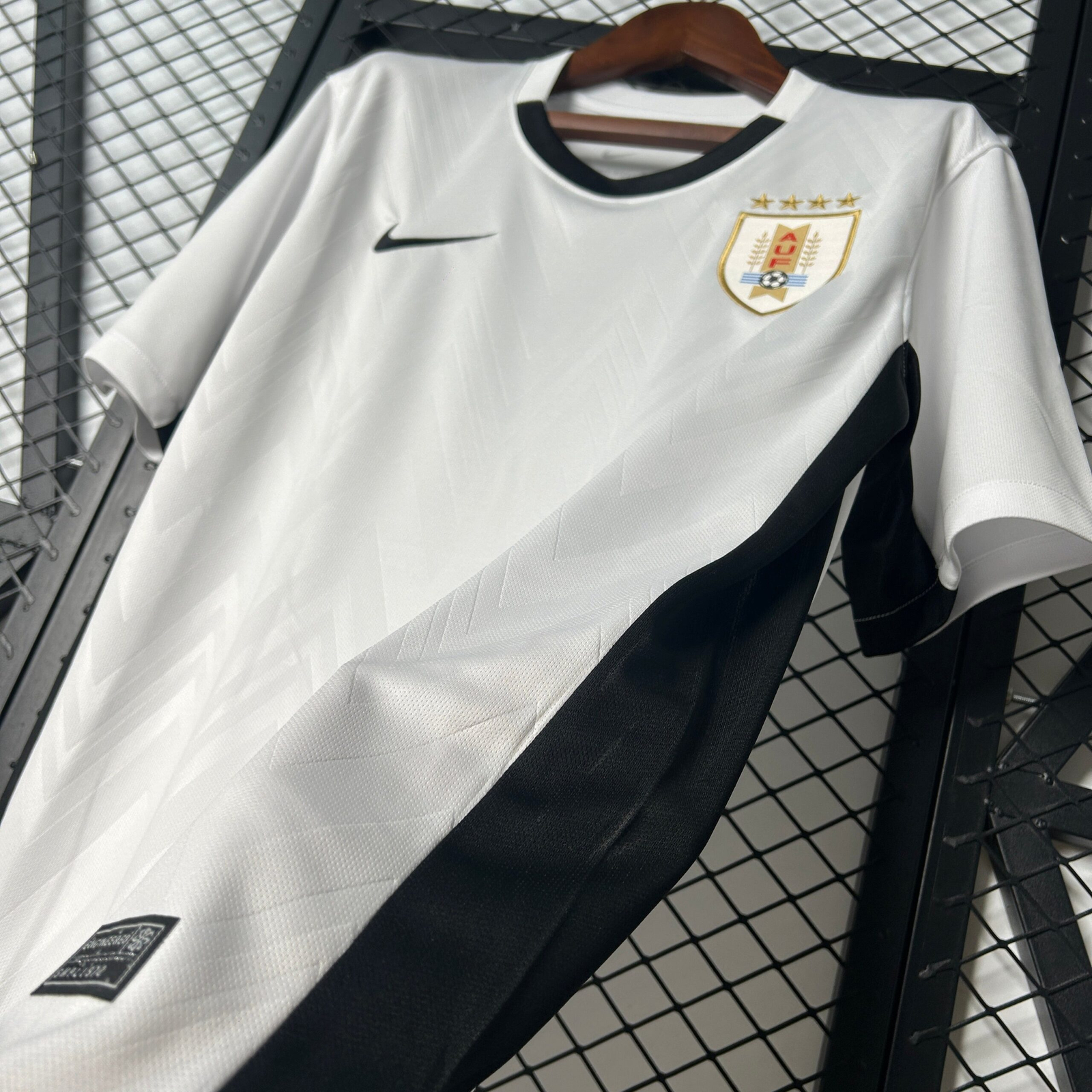 CAMISETA SEGUNDA EQUIPACIÓN URUGUAY 2025 VERSIÓN FAN - Imagen 6