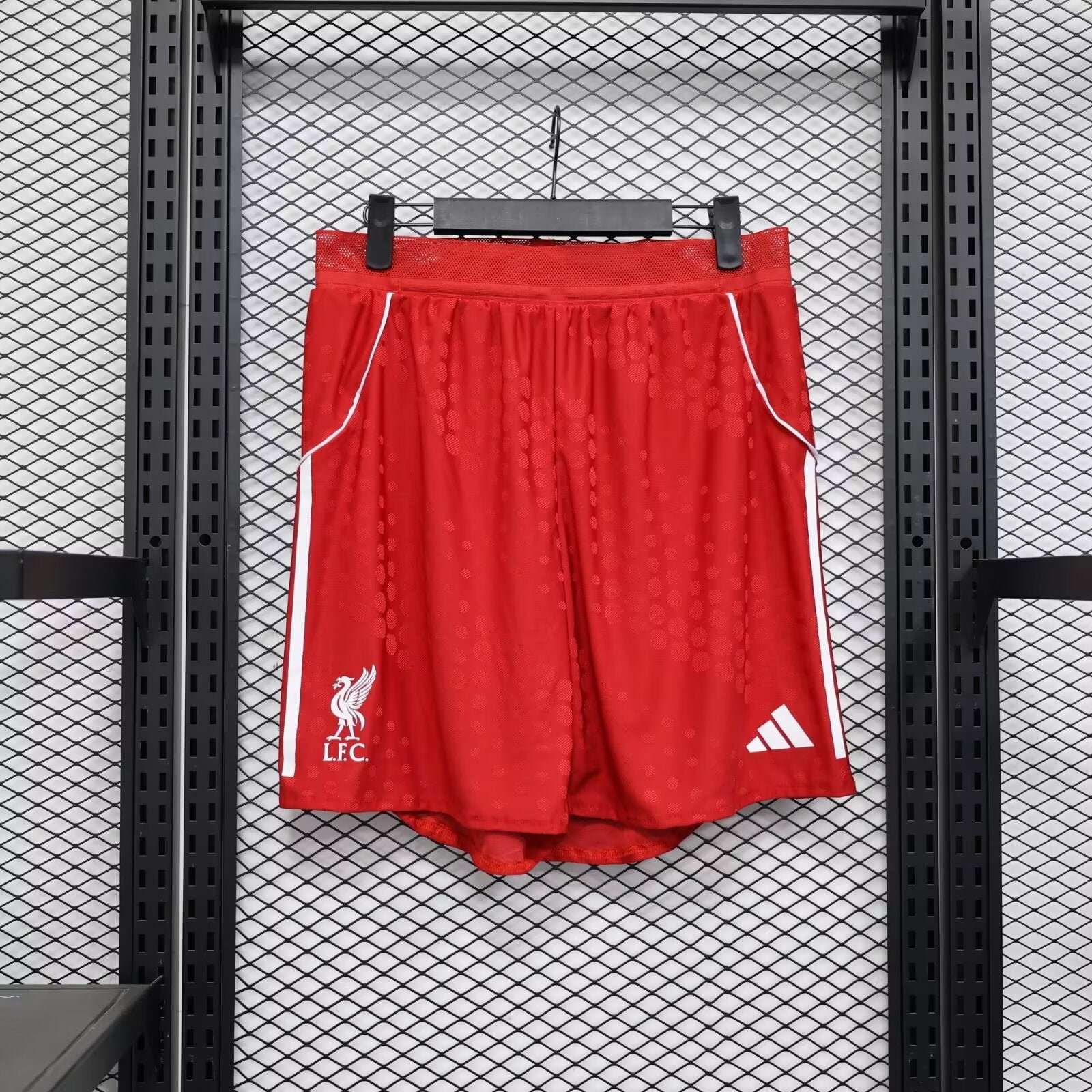 SHORTS PRIMERA EQUIPACIÓN LIVERPOOL 25/26 VERSIÓN JUGADOR
