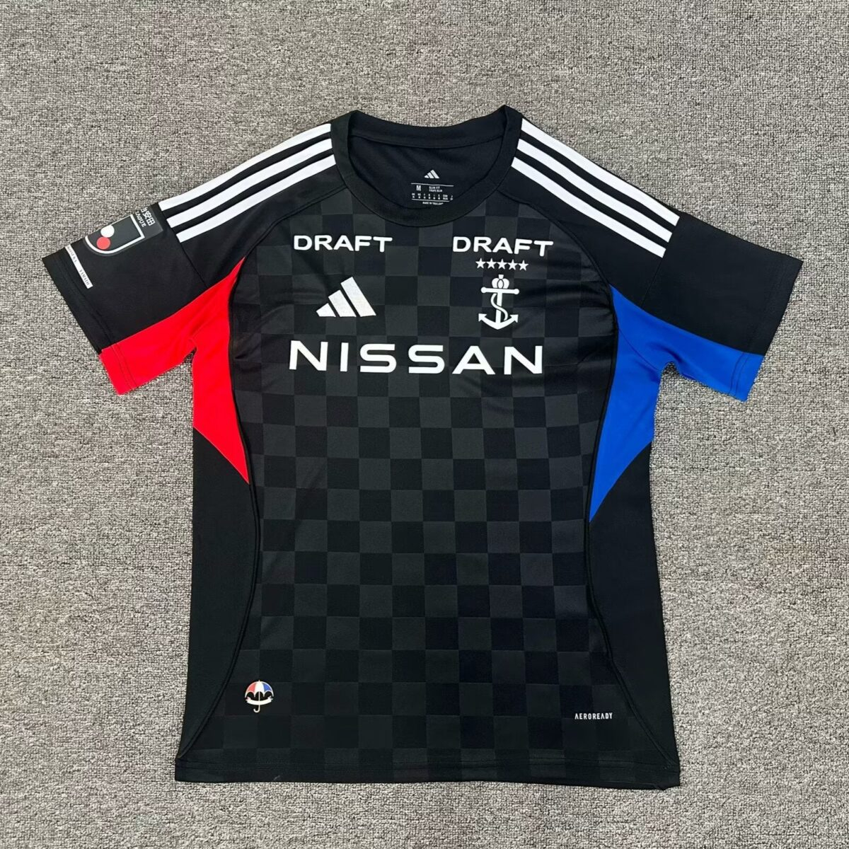 CAMISETA EDICIÓN ESPECIAL YOKOHAMA F. MARINOS 2025 VERSIÓN FAN