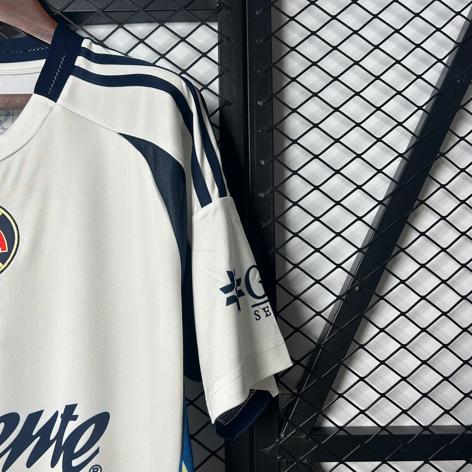 CAMISETA CONCEPTO CLUB AMÉRICA 25/26 VERSIÓN FAN - Imagen 4