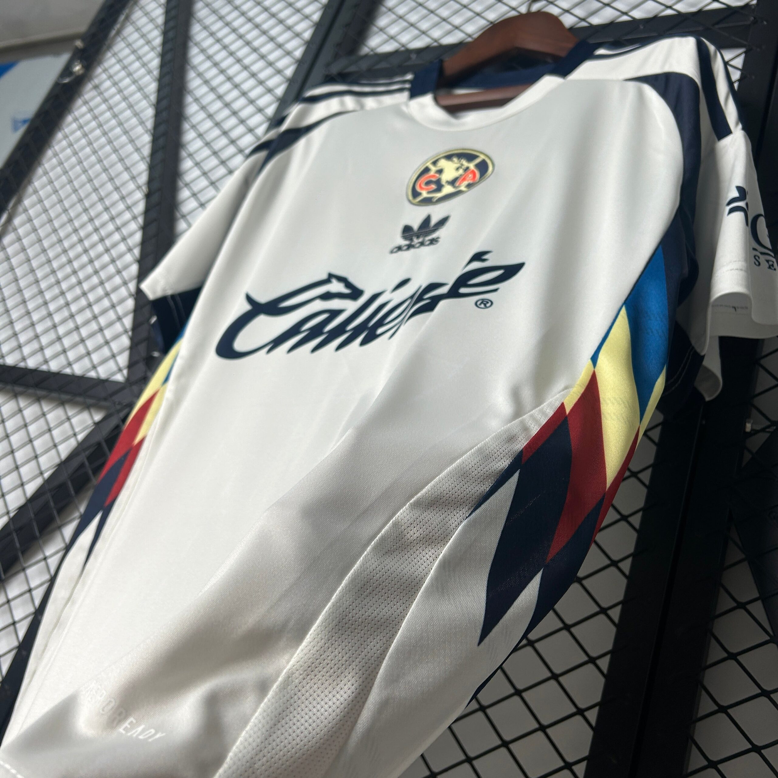 CAMISETA CONCEPTO CLUB AMÉRICA 25/26 VERSIÓN FAN - Imagen 5