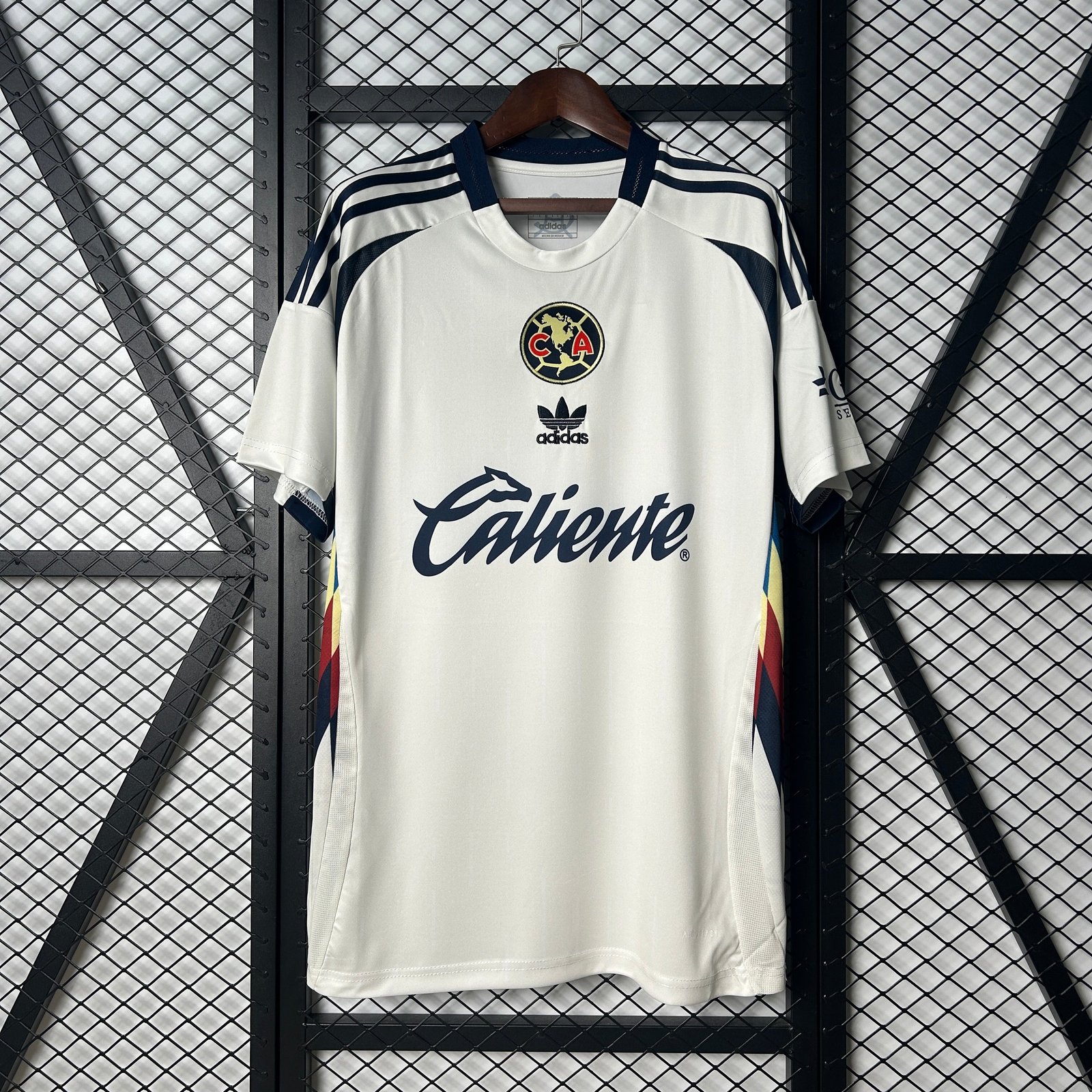 CAMISETA CONCEPTO CLUB AMÉRICA 25/26 VERSIÓN FAN