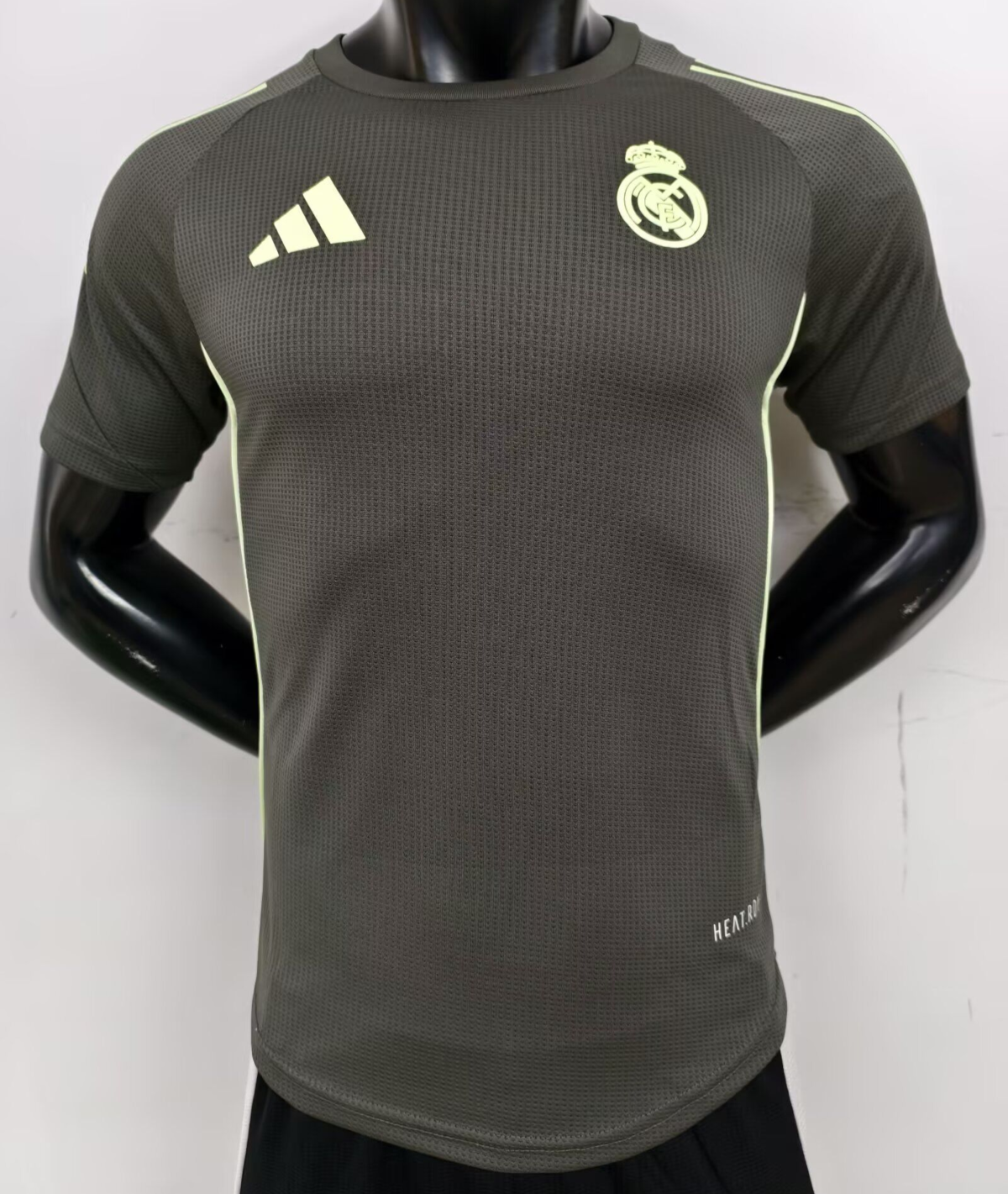 CAMISETA ENTRENAMIENTO REAL MADRID 25/26 VERSIÓN JUGADOR
