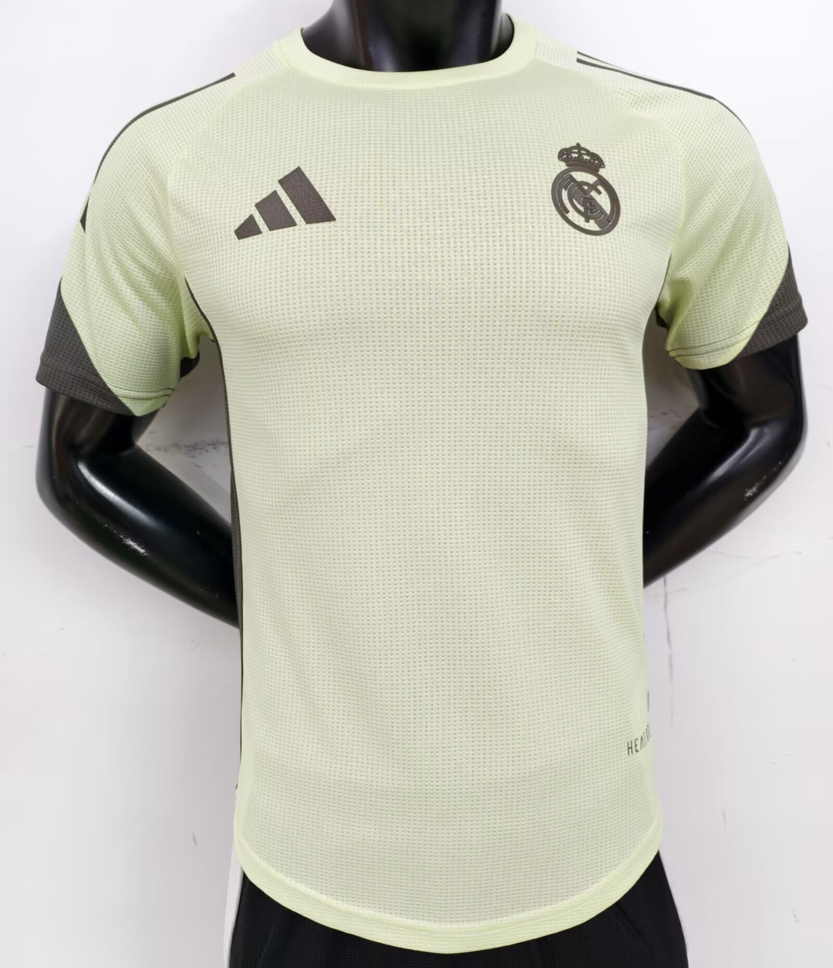 CAMISETA ENTRENAMIENTO REAL MADRID 25/26 VERSIÓN JUGADOR